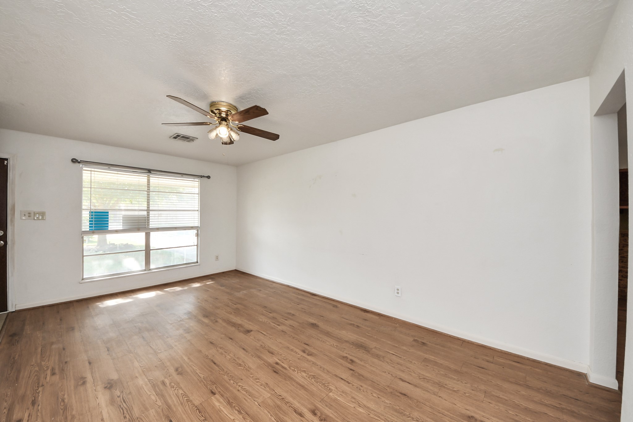 5710 Saxon Drive, Houston, TX 77092