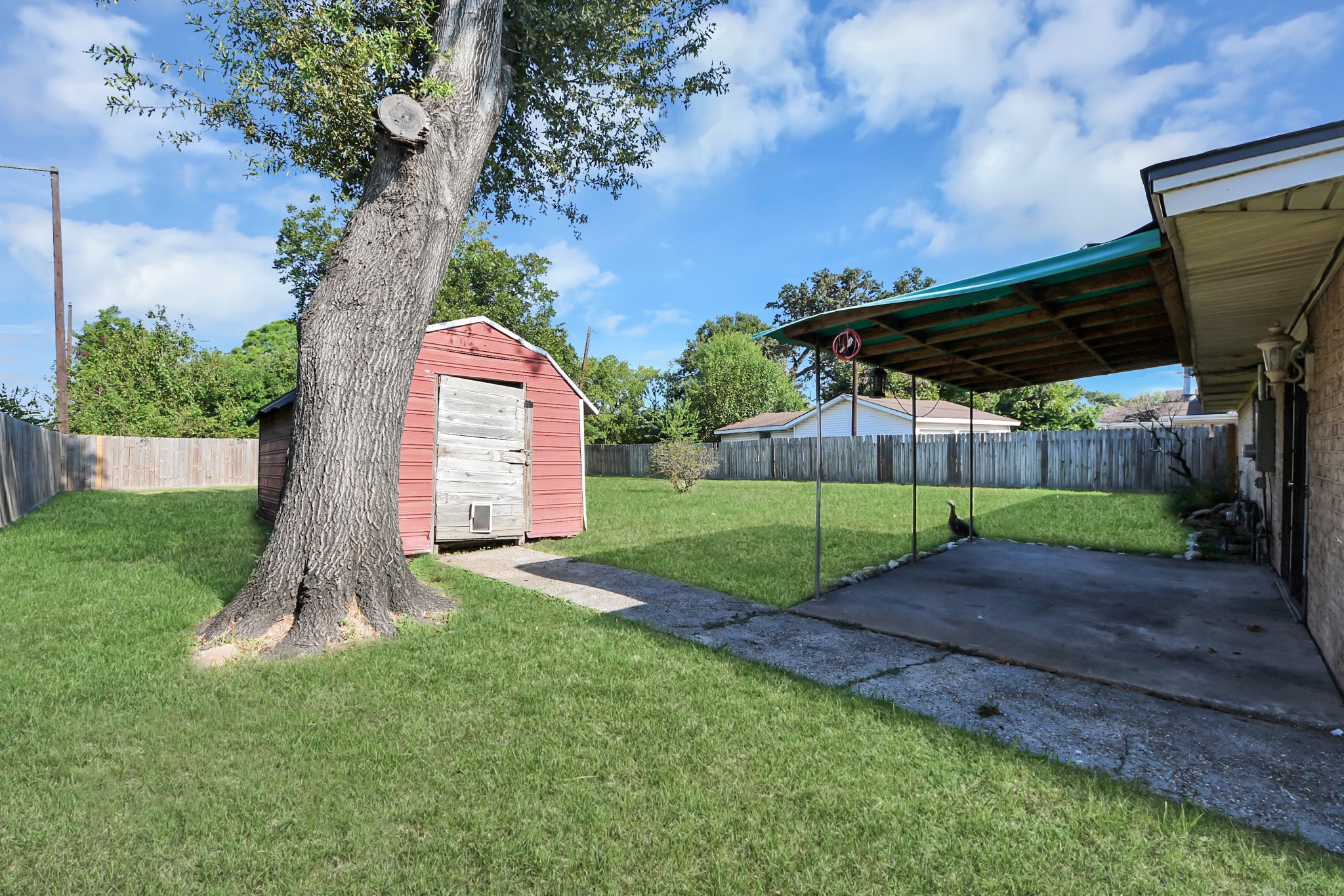 5710 Saxon Drive, Houston, TX 77092