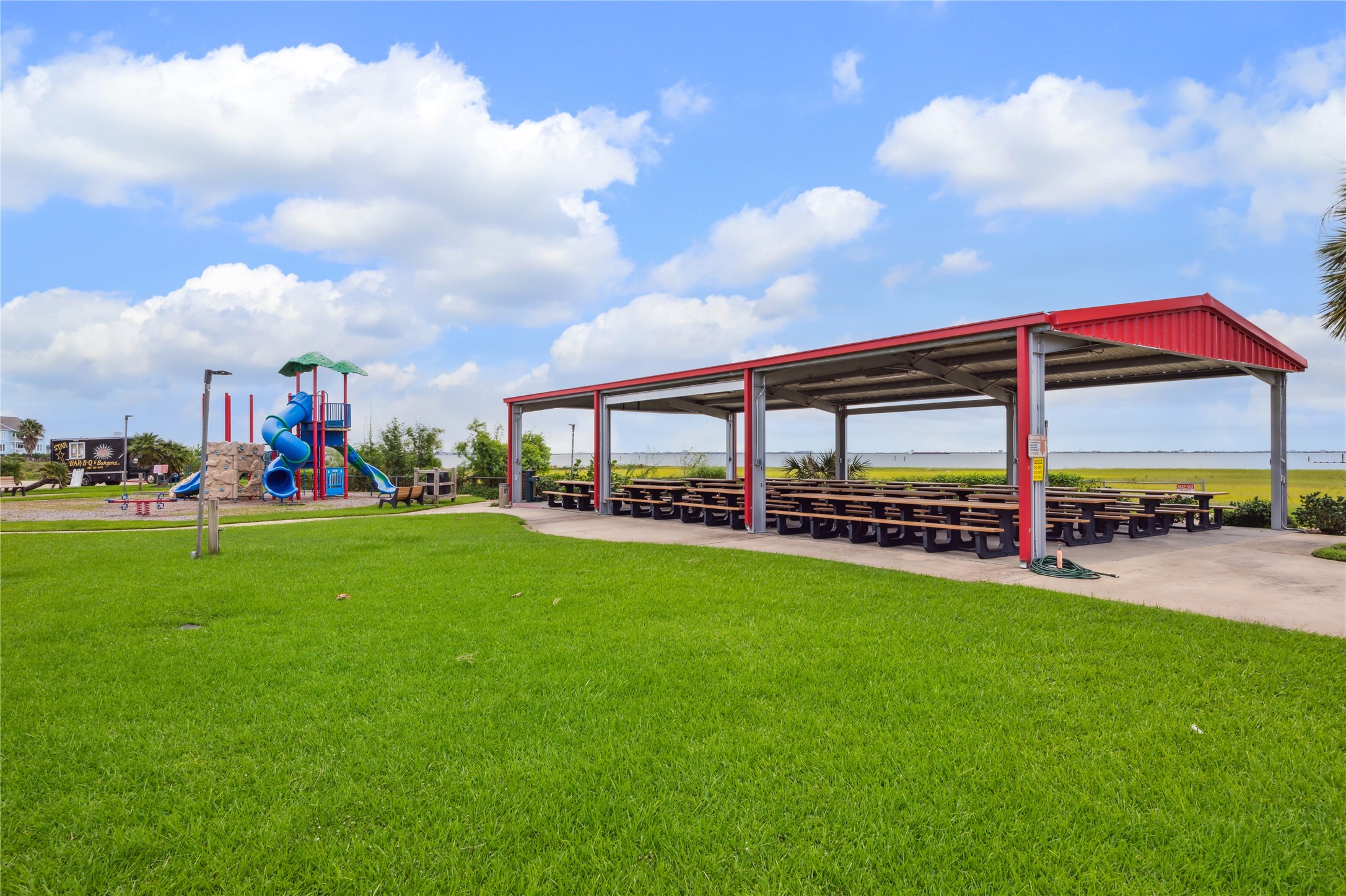 1302 & 1306 Maui Drive, Tiki Island, TX 77554