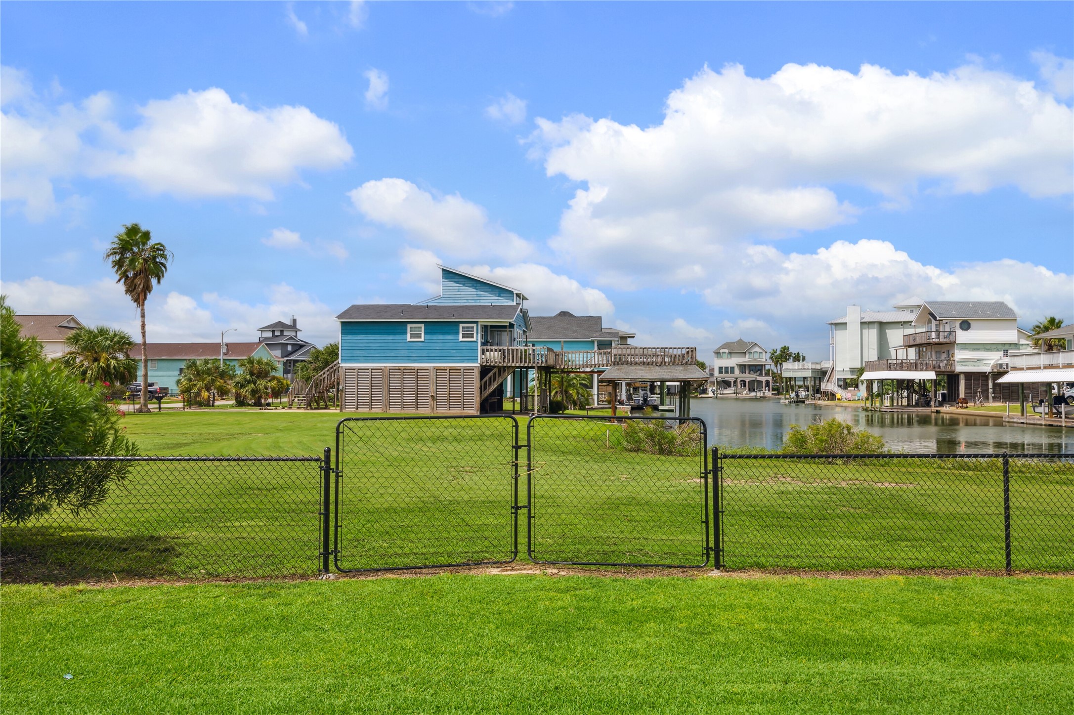 1302 & 1306 Maui Drive, Tiki Island, TX 77554