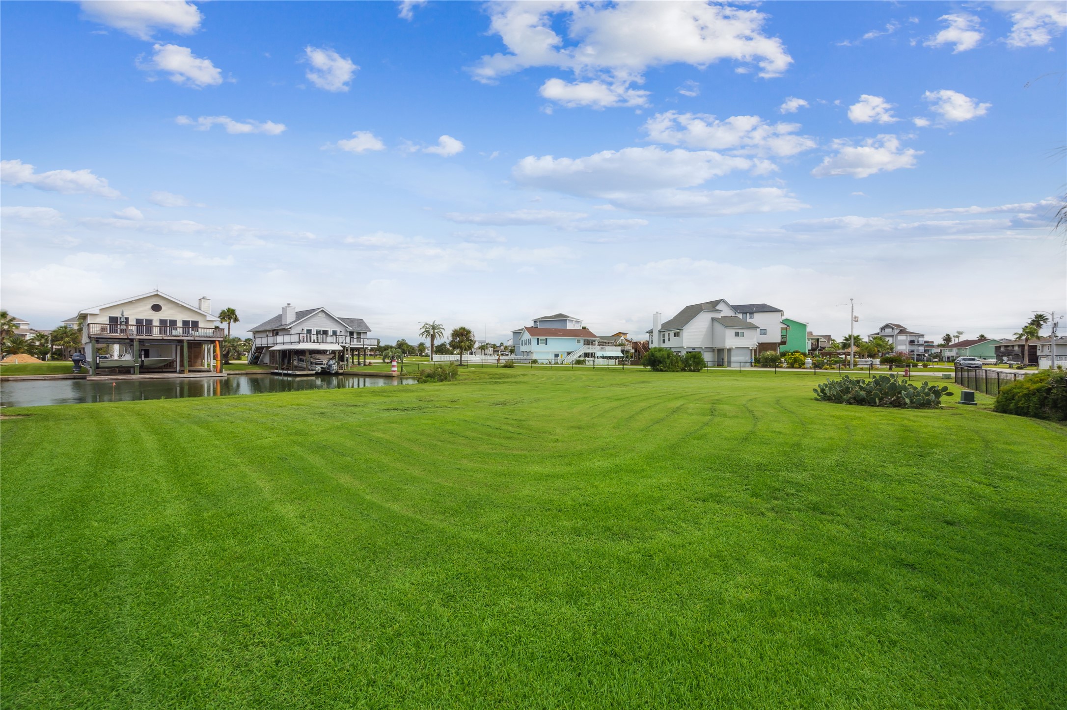 1302 & 1306 Maui Drive, Tiki Island, TX 77554