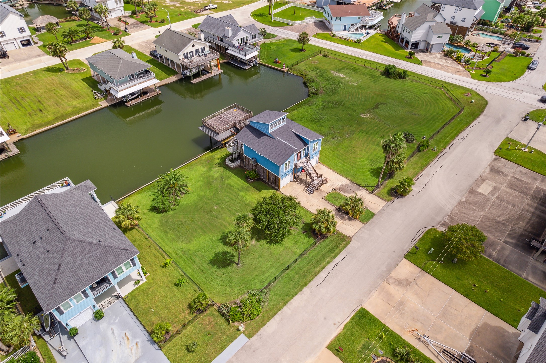 1302 & 1306 Maui Drive, Tiki Island, TX 77554