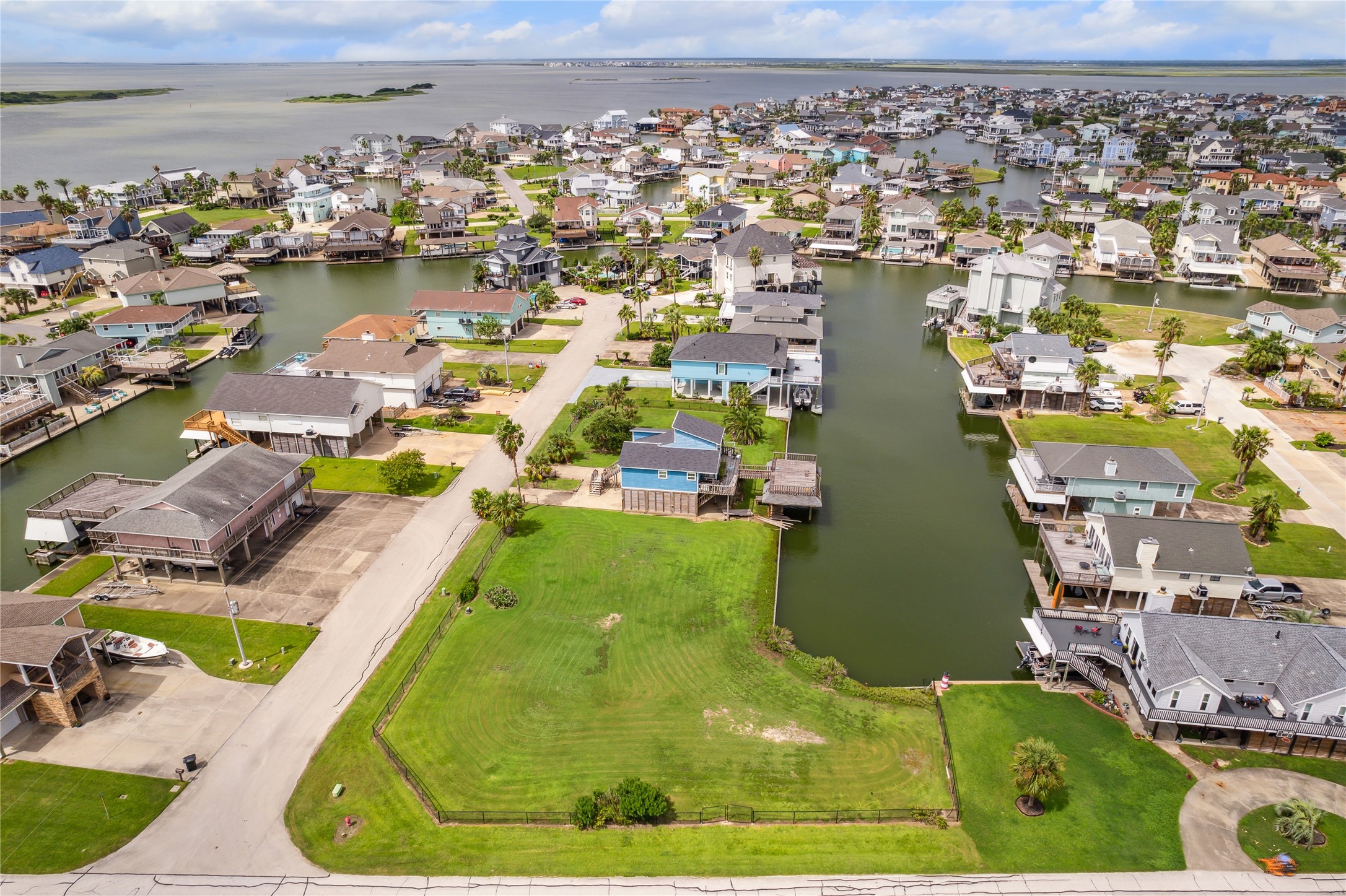 1302 & 1306 Maui Drive, Tiki Island, TX 77554