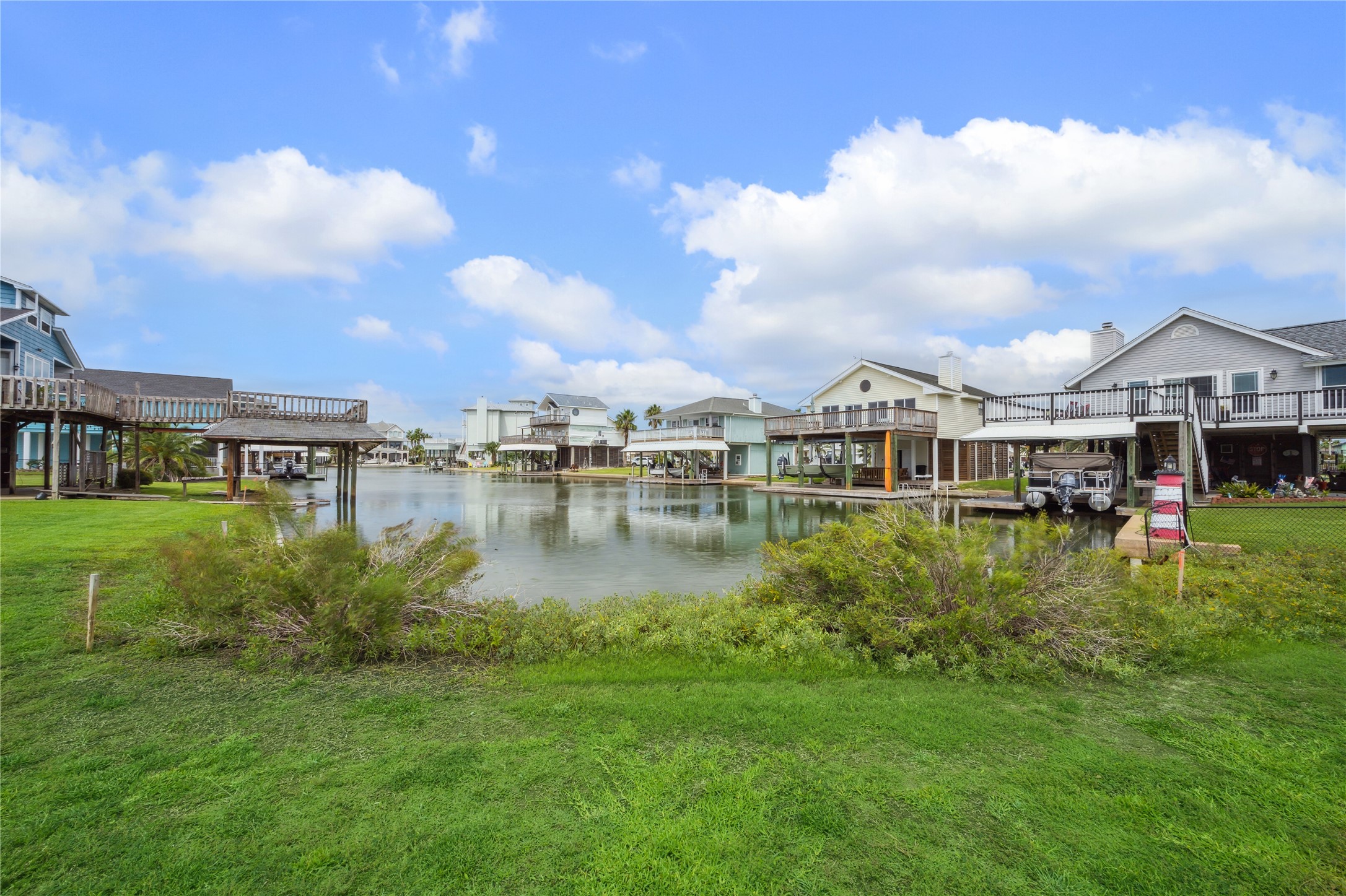 1302 & 1306 Maui Drive, Tiki Island, TX 77554