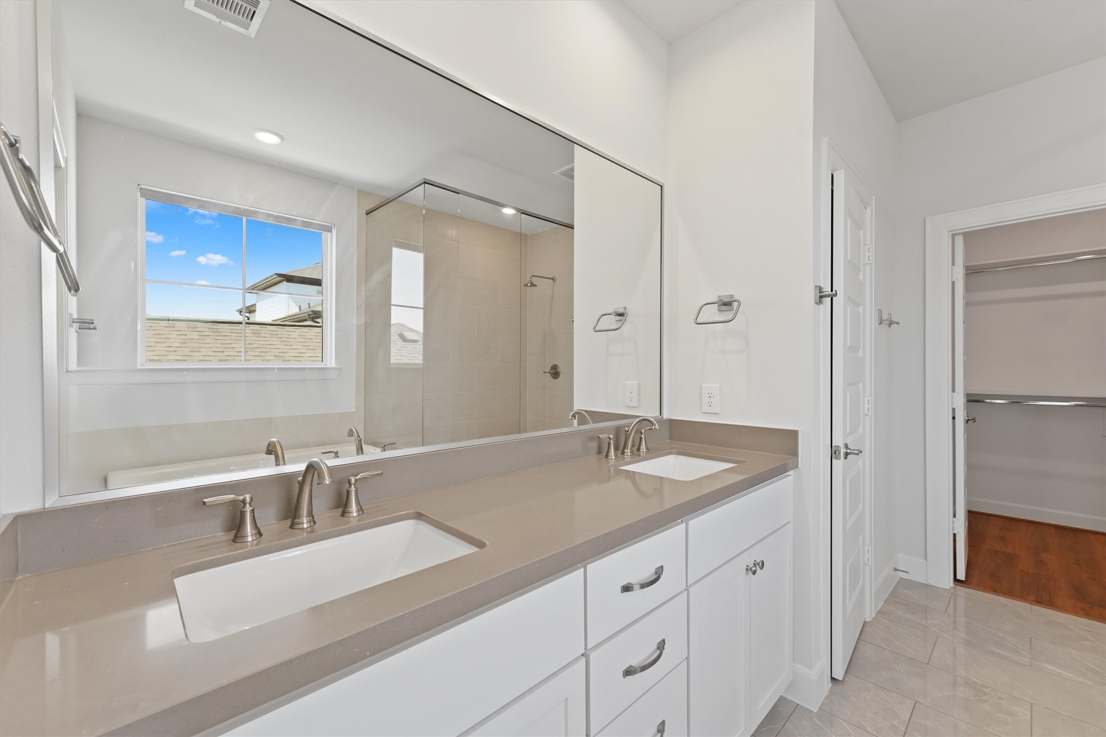 2802 Grand Fountains Drive, #G, Houston, TX 77054