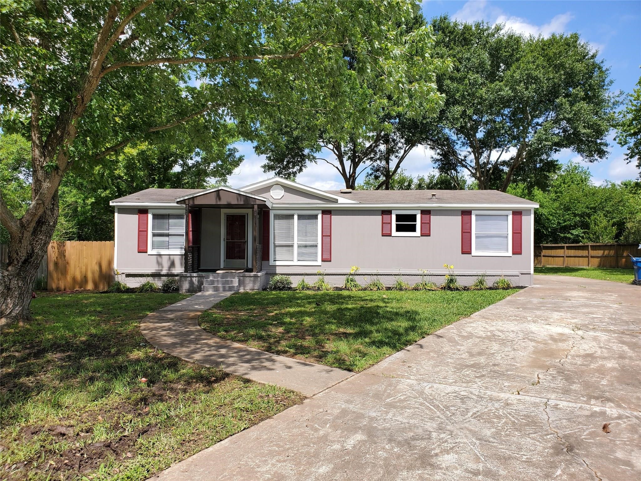 34814 Meadow Lane, Brookshire, TX 77423