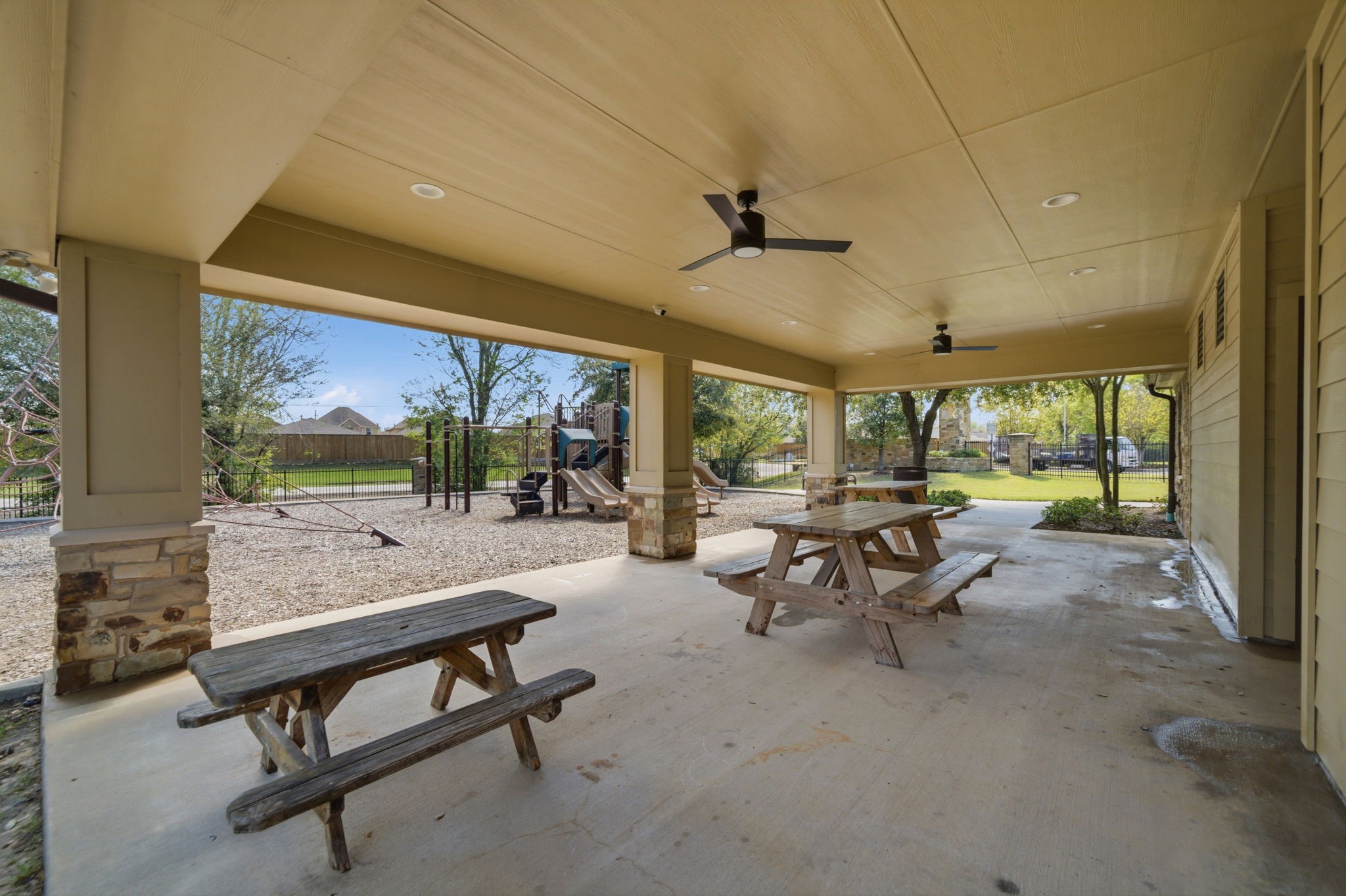 7611 Willow School Drive, Spring, TX 77389