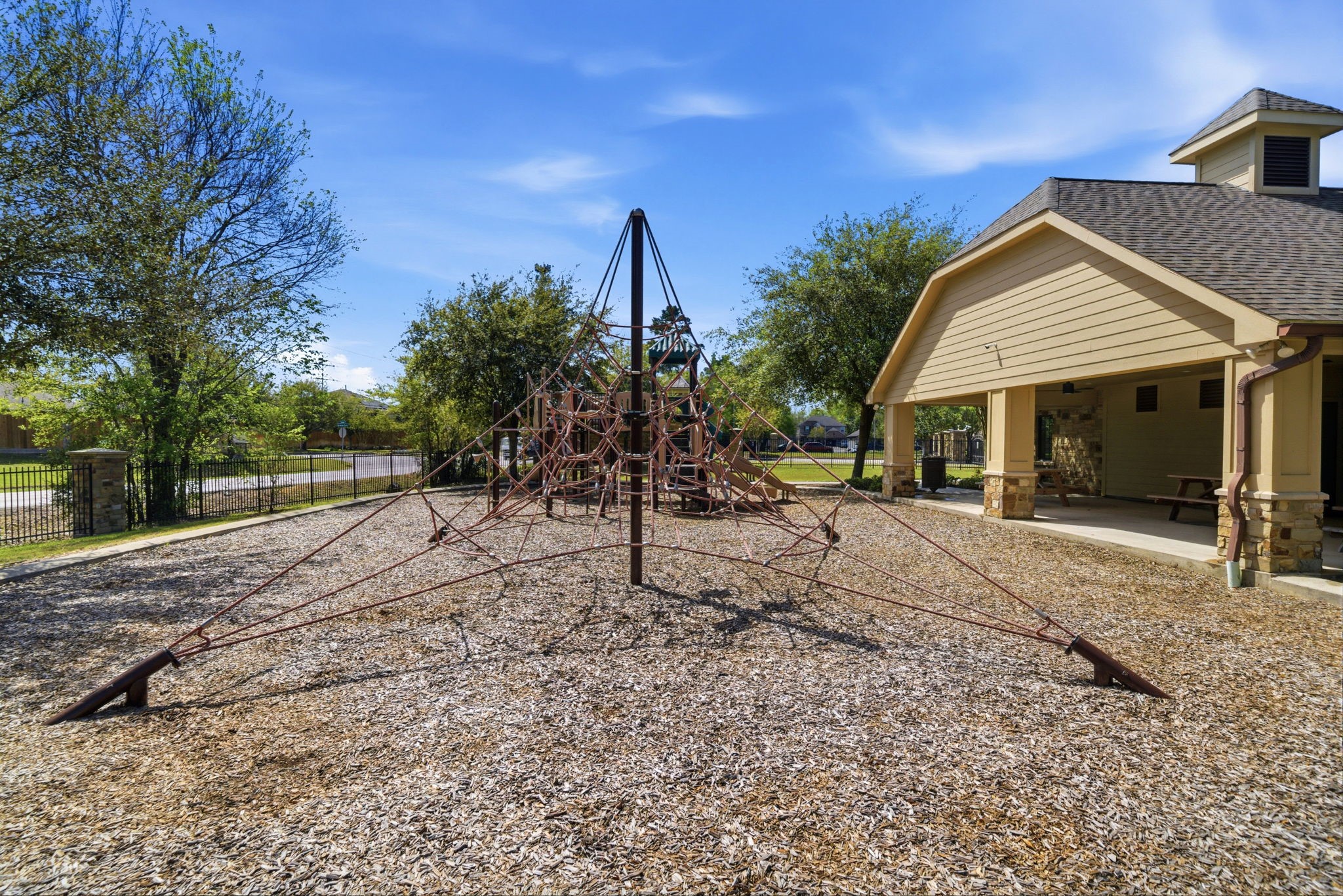 7611 Willow School Drive, Spring, TX 77389