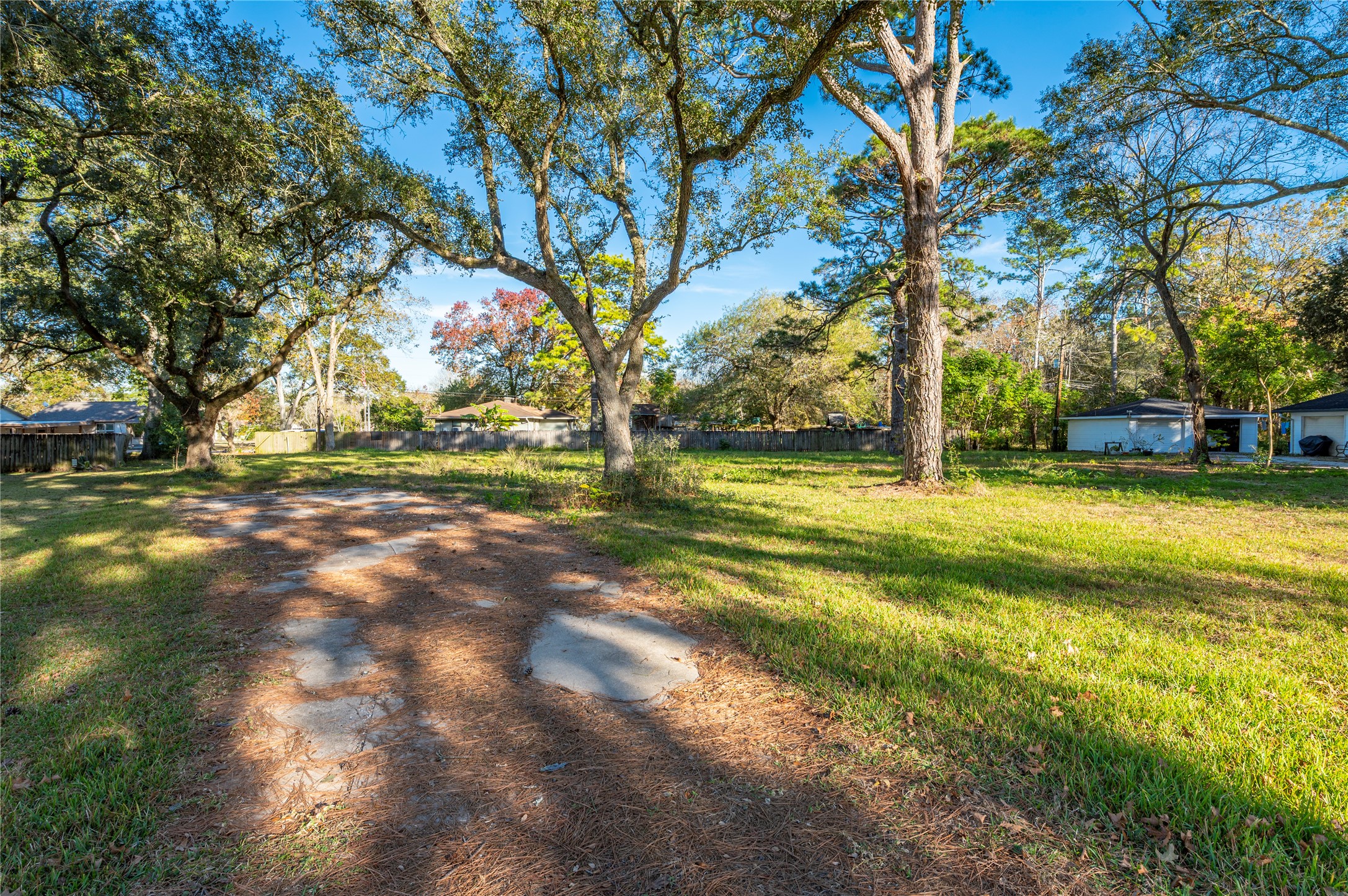 5059 Winding Way, Dickinson, TX 77539
