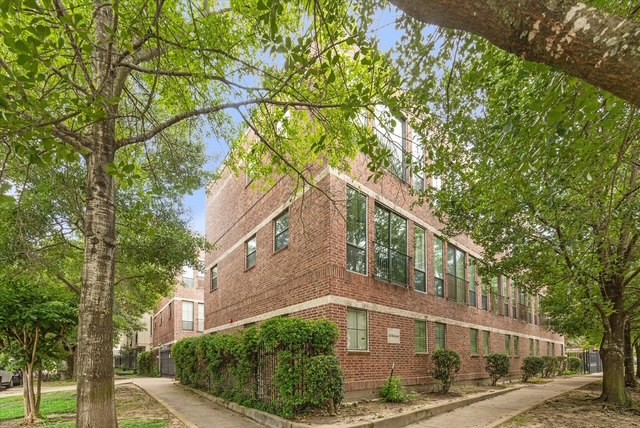 Picturesque building amongst a canopy of trees! Heavenly! Picturesque building amongst a canopy of trees! Heavenly!