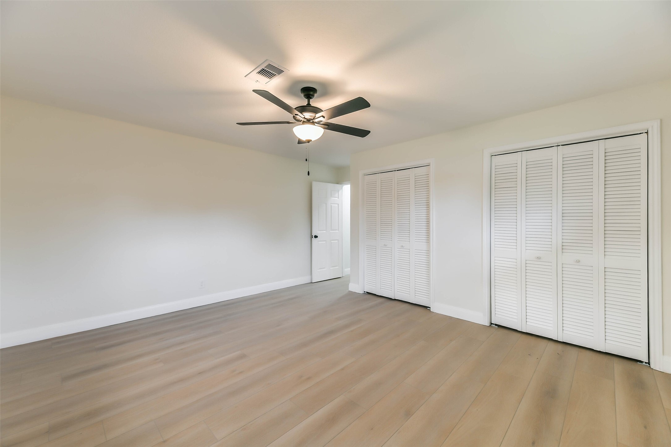 8102 Dellanera Drive, Hitchcock, TX 77563