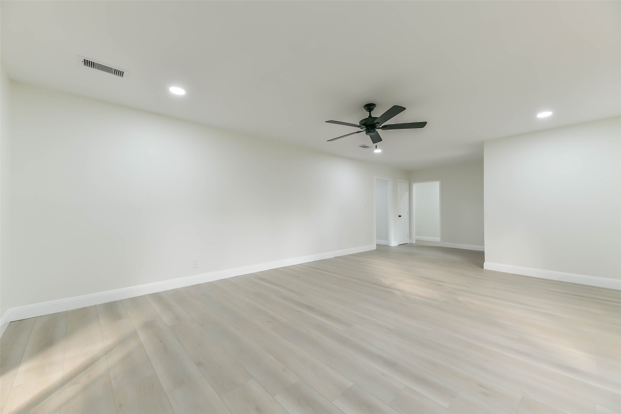 8102 Dellanera Drive, Hitchcock, TX 77563