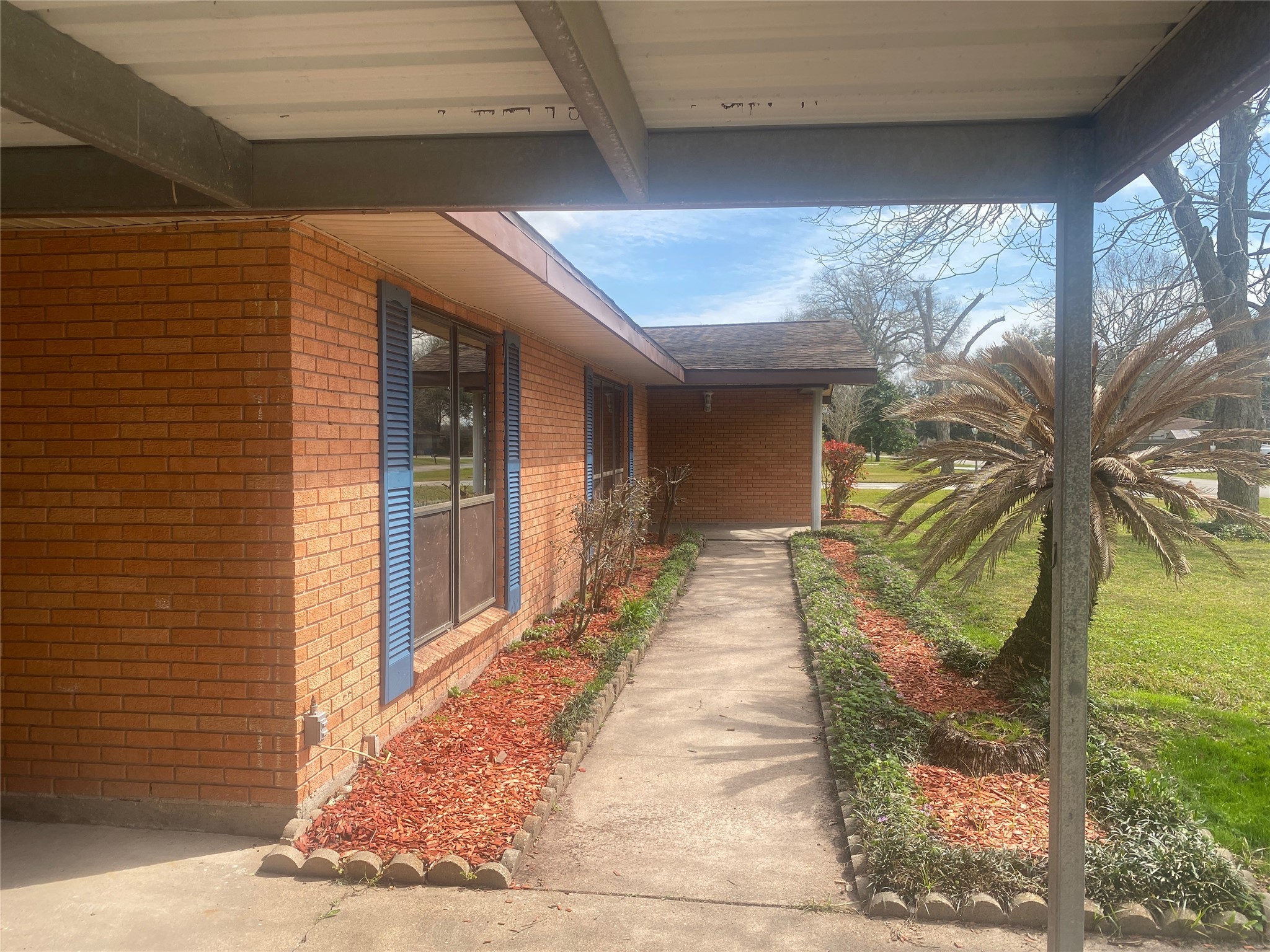 8102 Dellanera Drive, Hitchcock, TX 77563