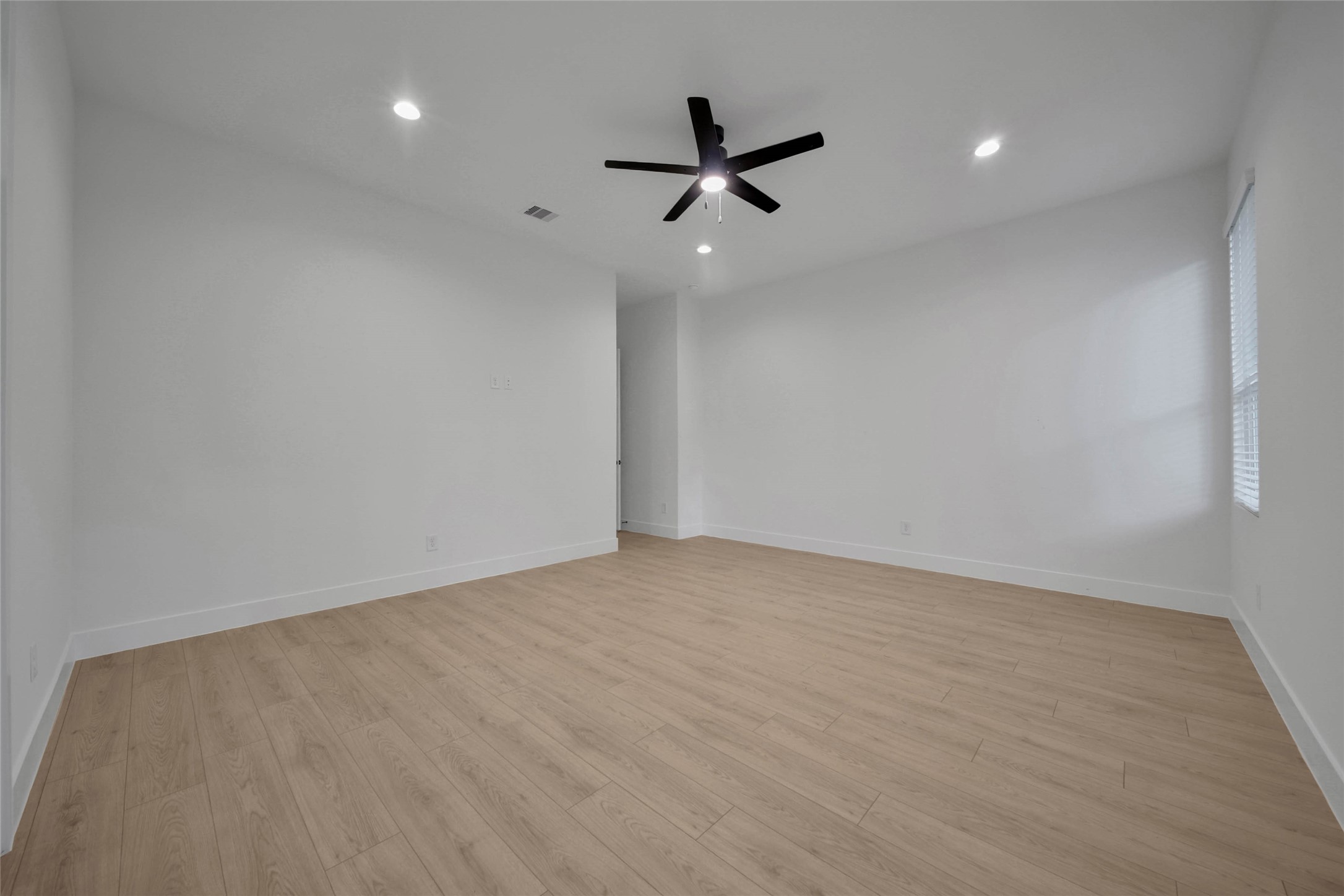 351 Louvenia Court, Pinehurst, TX 77362