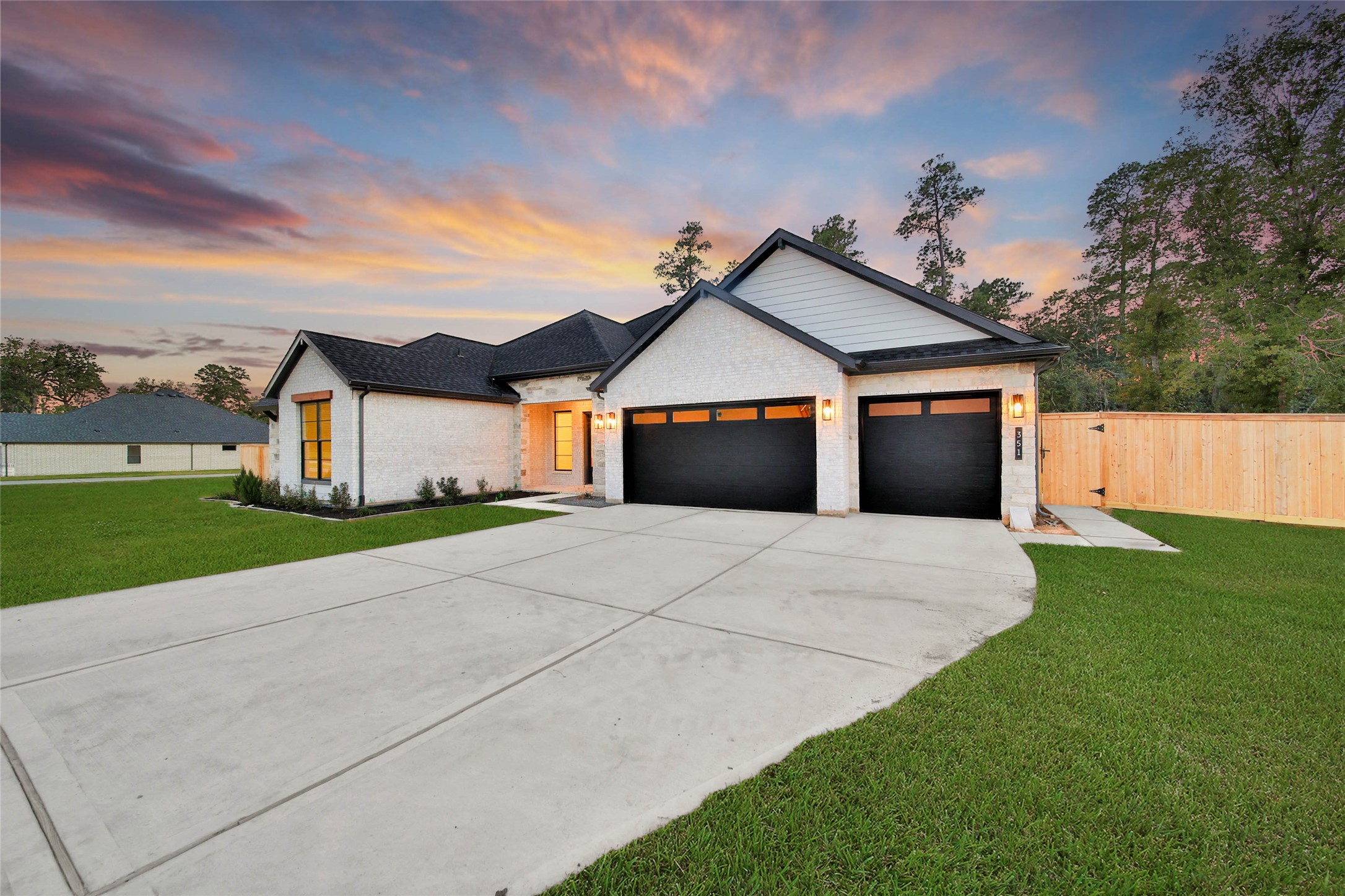 351 Louvenia Court, Pinehurst, TX 77362