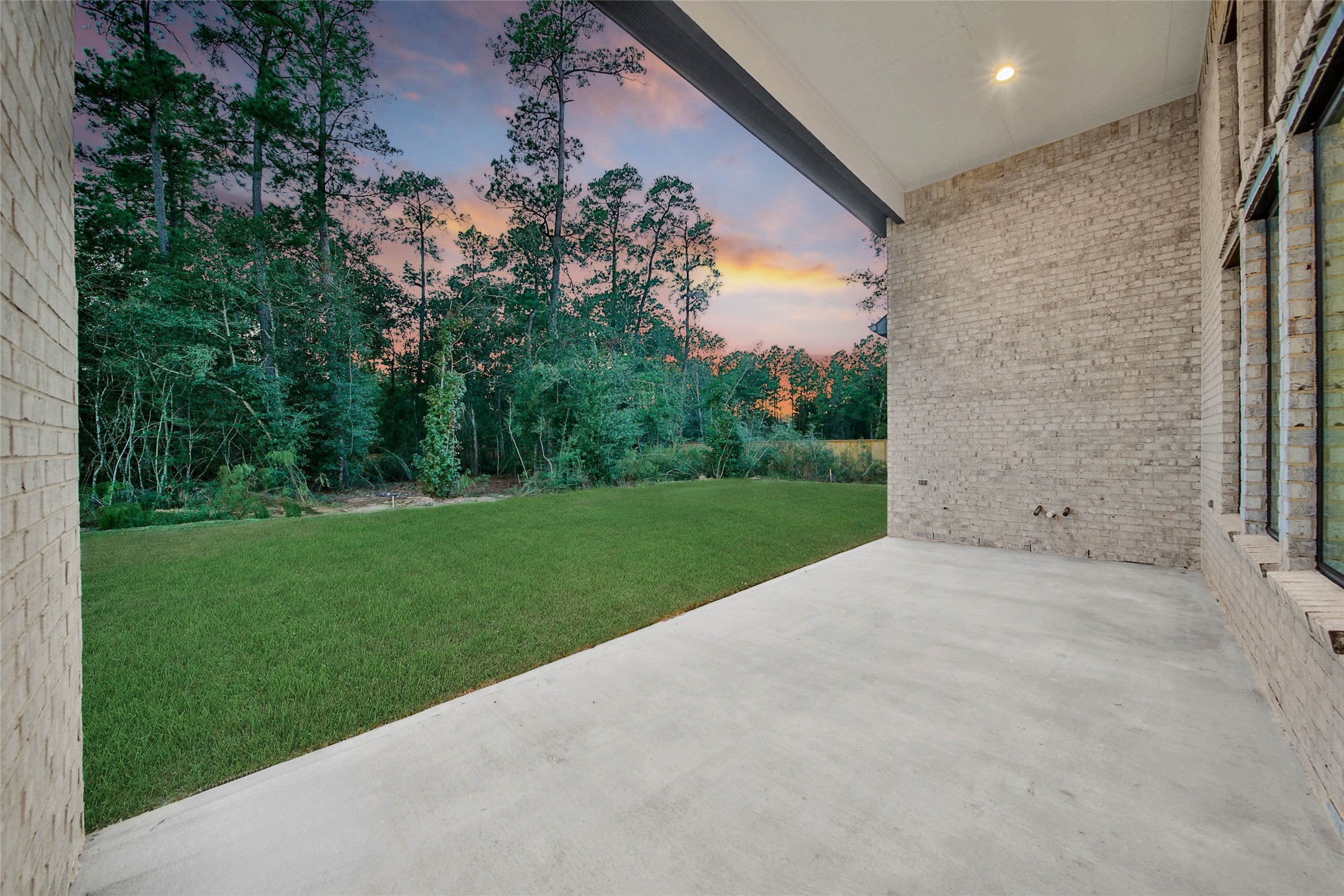 351 Louvenia Court, Pinehurst, TX 77362
