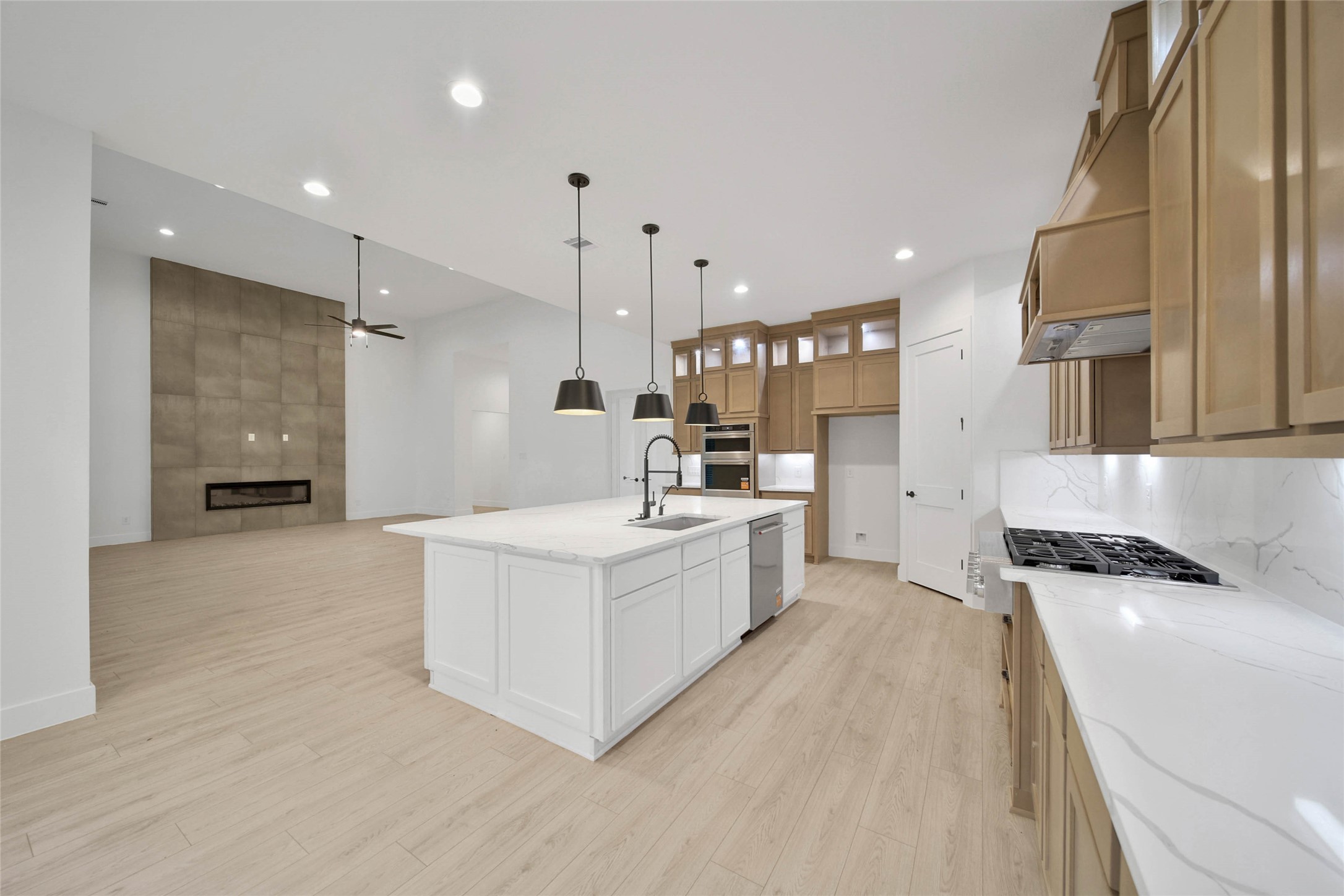 351 Louvenia Court, Pinehurst, TX 77362