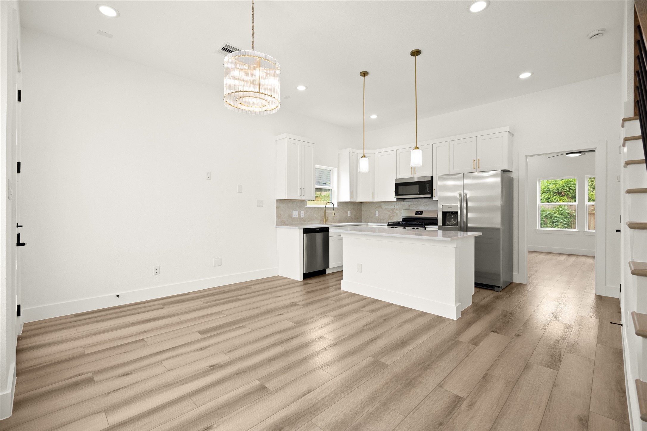 9011 Surry Street, Houston, TX 77028