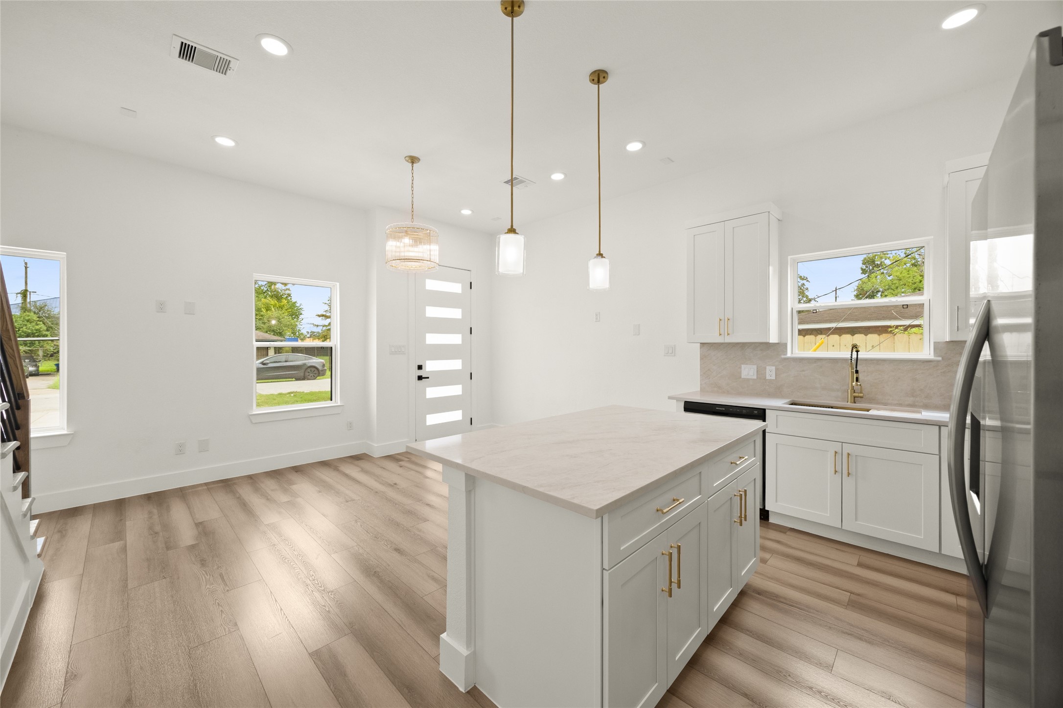 9011 Surry Street, Houston, TX 77028