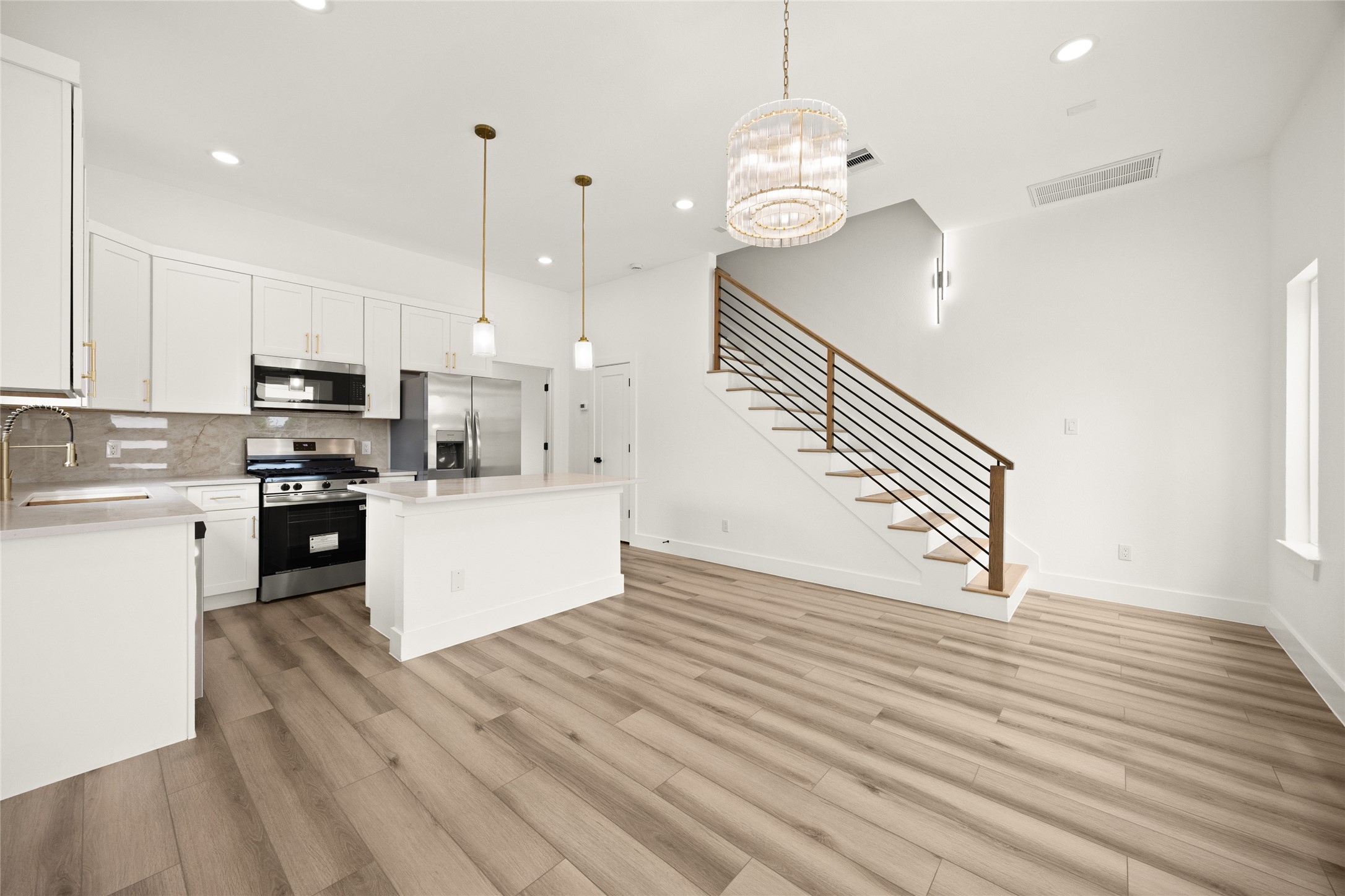 9011 Surry Street, Houston, TX 77028