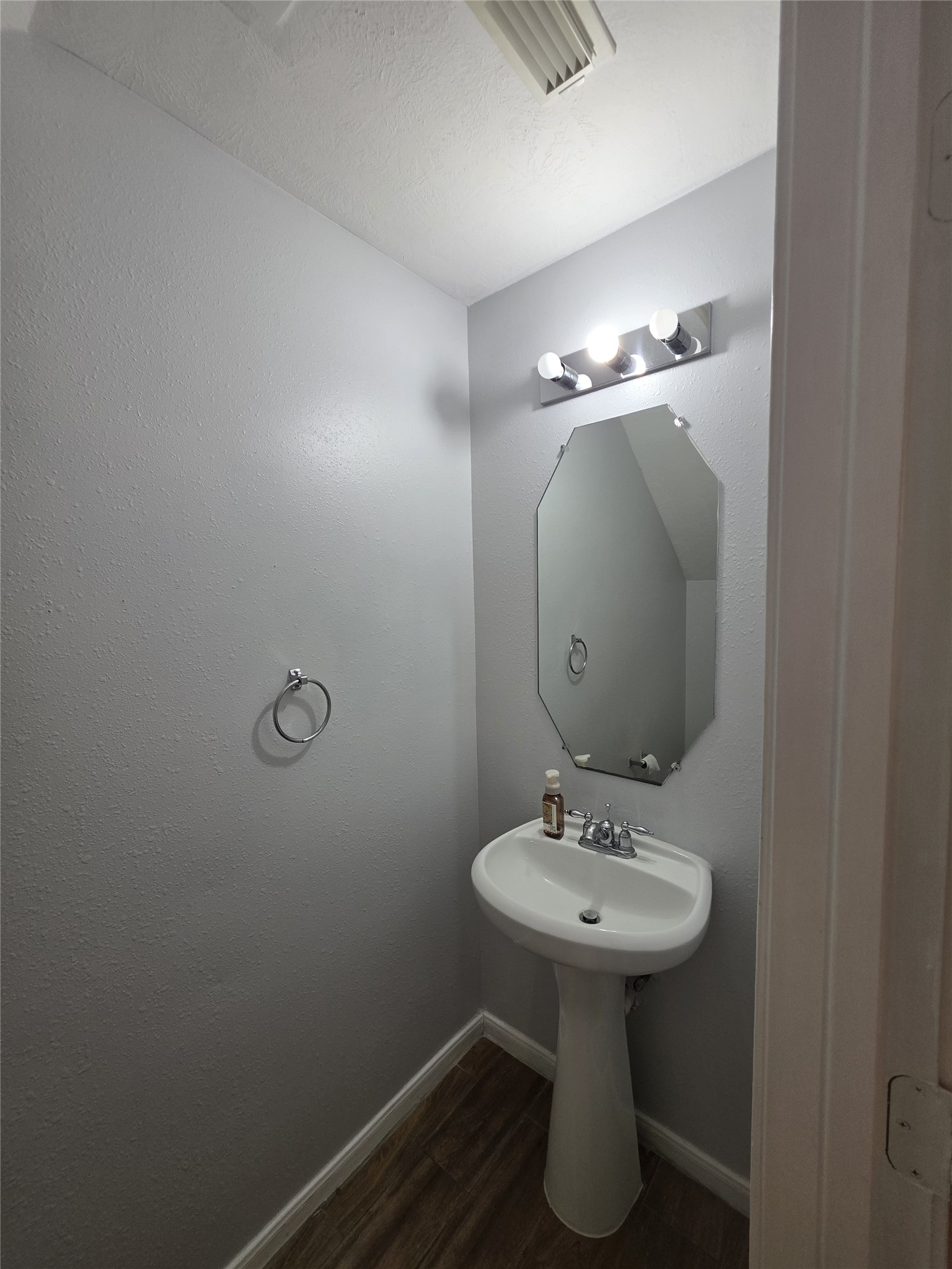 Powder Room Powder Room