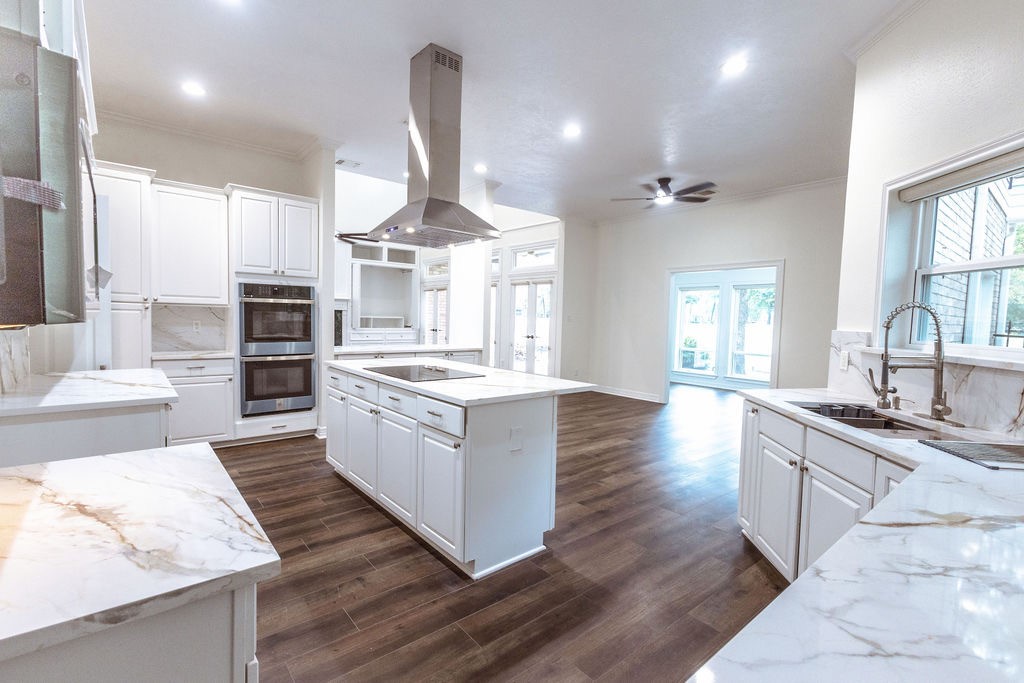 Perfect kitchen to throw parties and cook for your guests.
