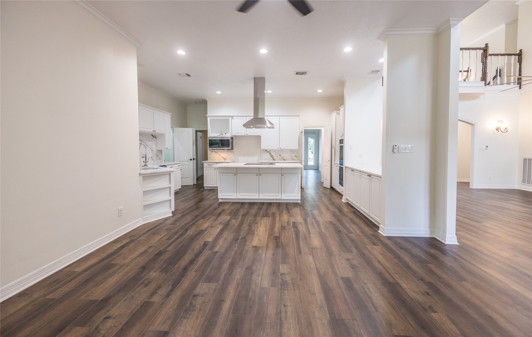 Breakfast area and kitchen