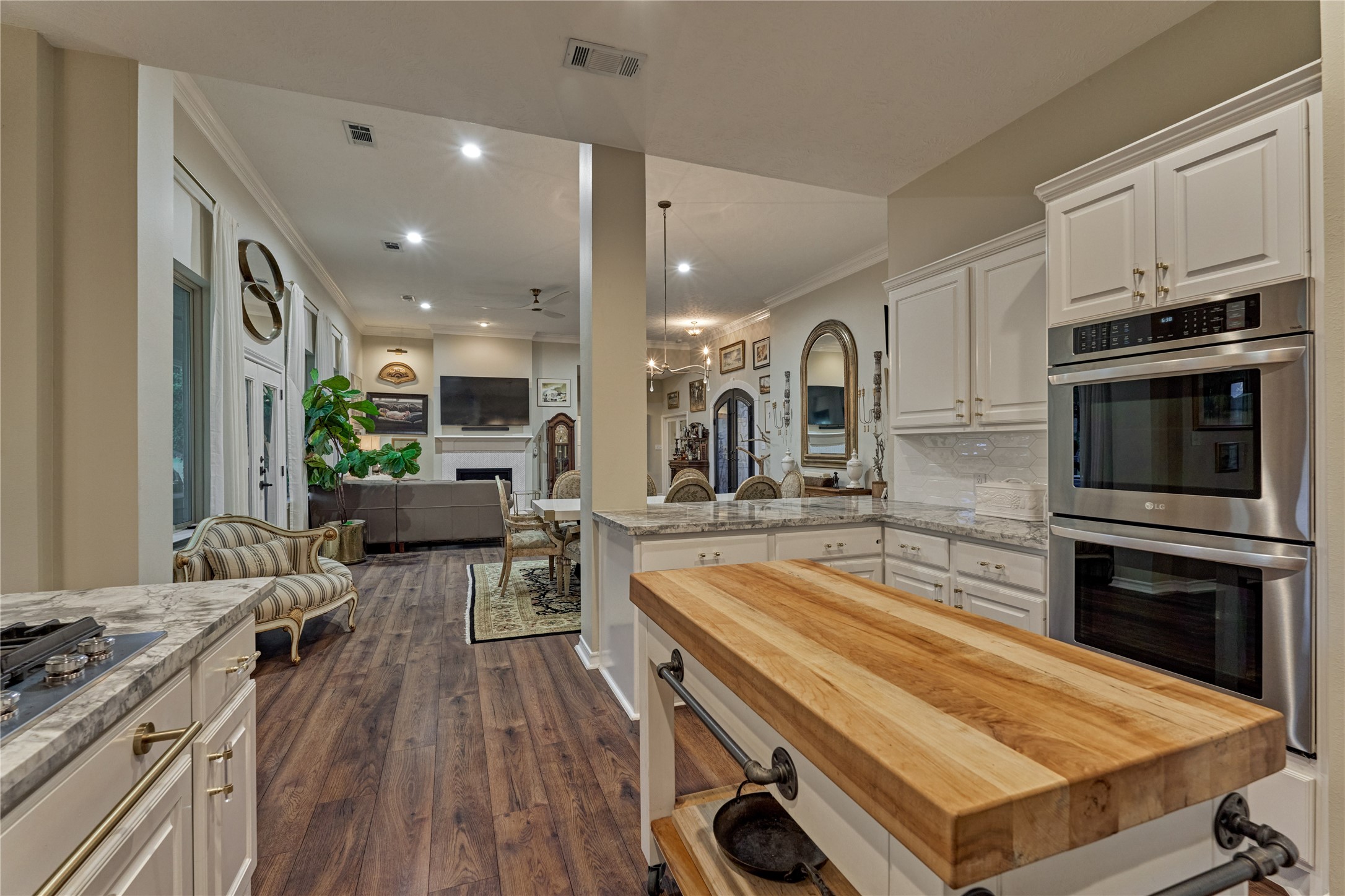 132 Somerton Drive, Montgomery, TX 77356