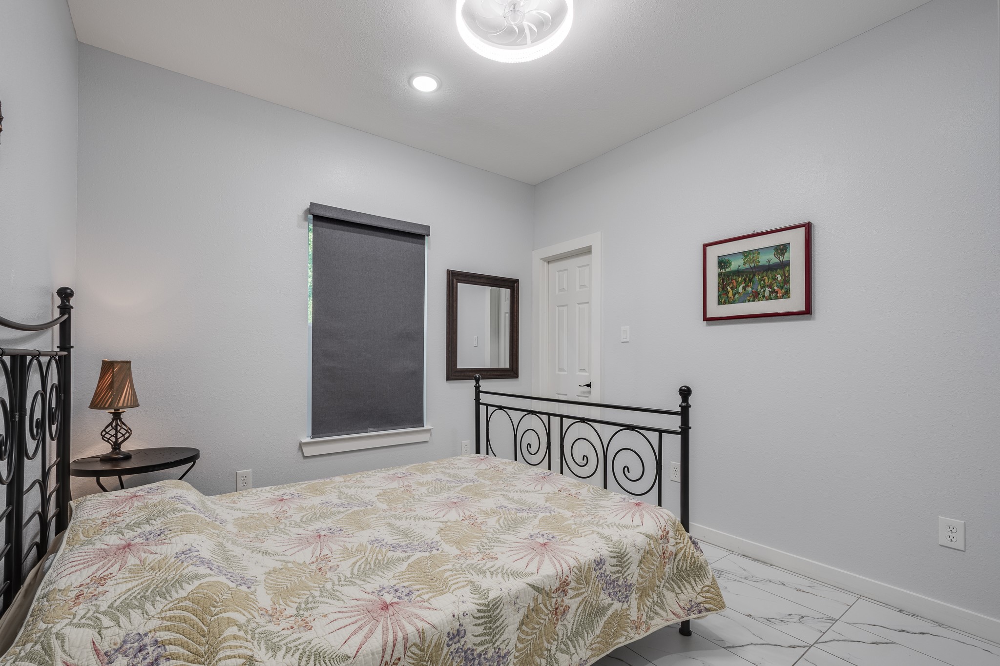 Secondary bedroom in casita.