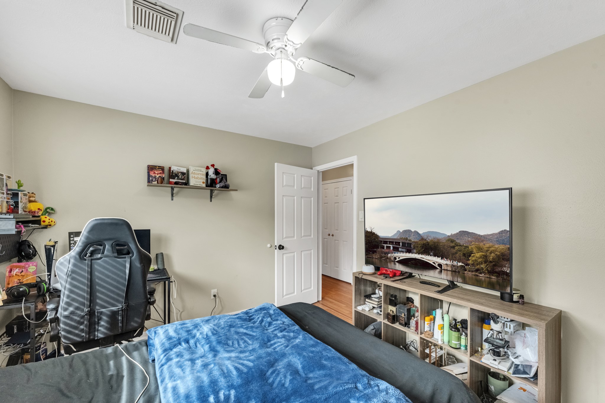 Secondary bedroom #2