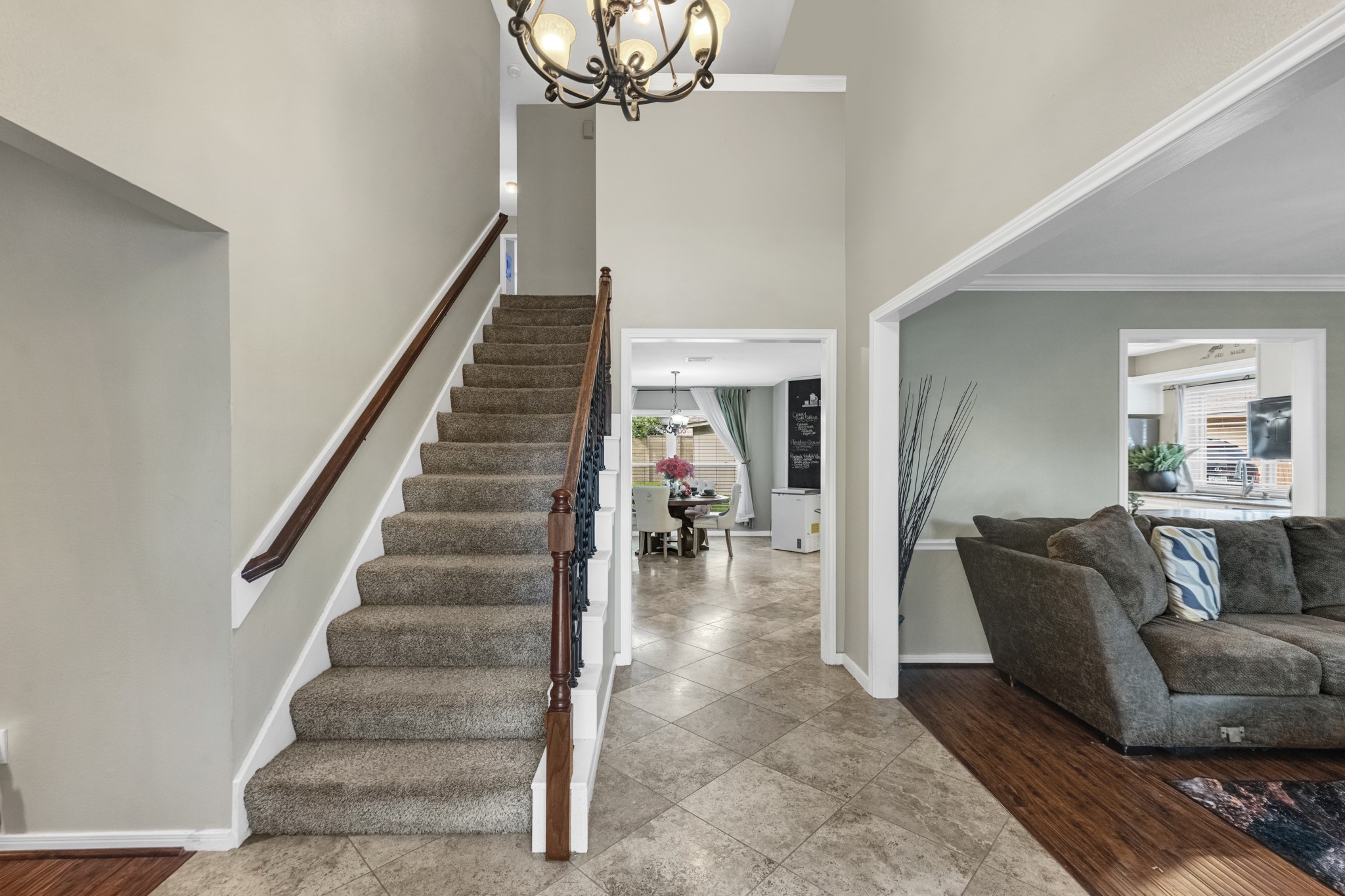 Beautiful entry with tall ceilings.