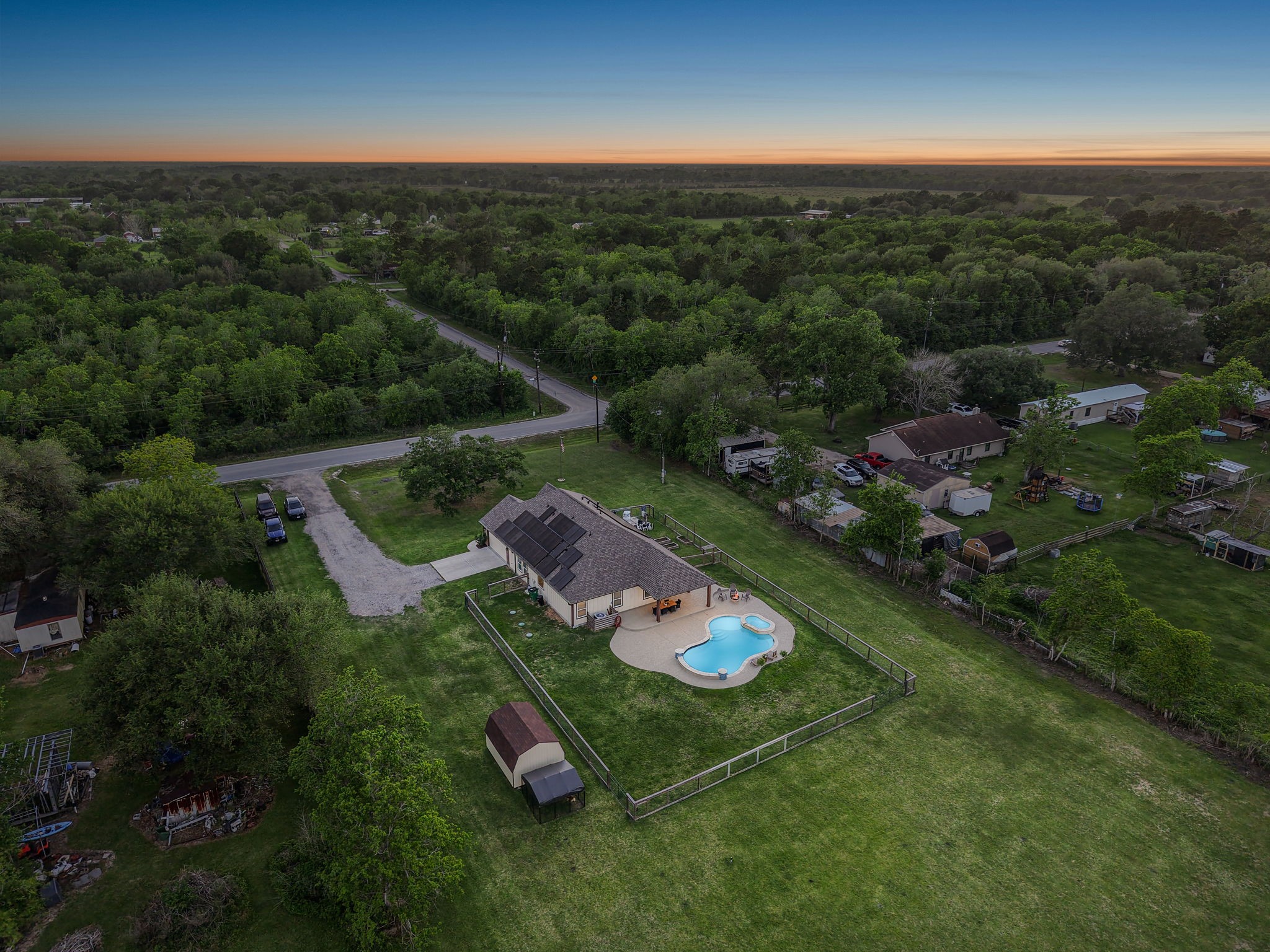 12751 County Road 283, Alvin, TX 77511