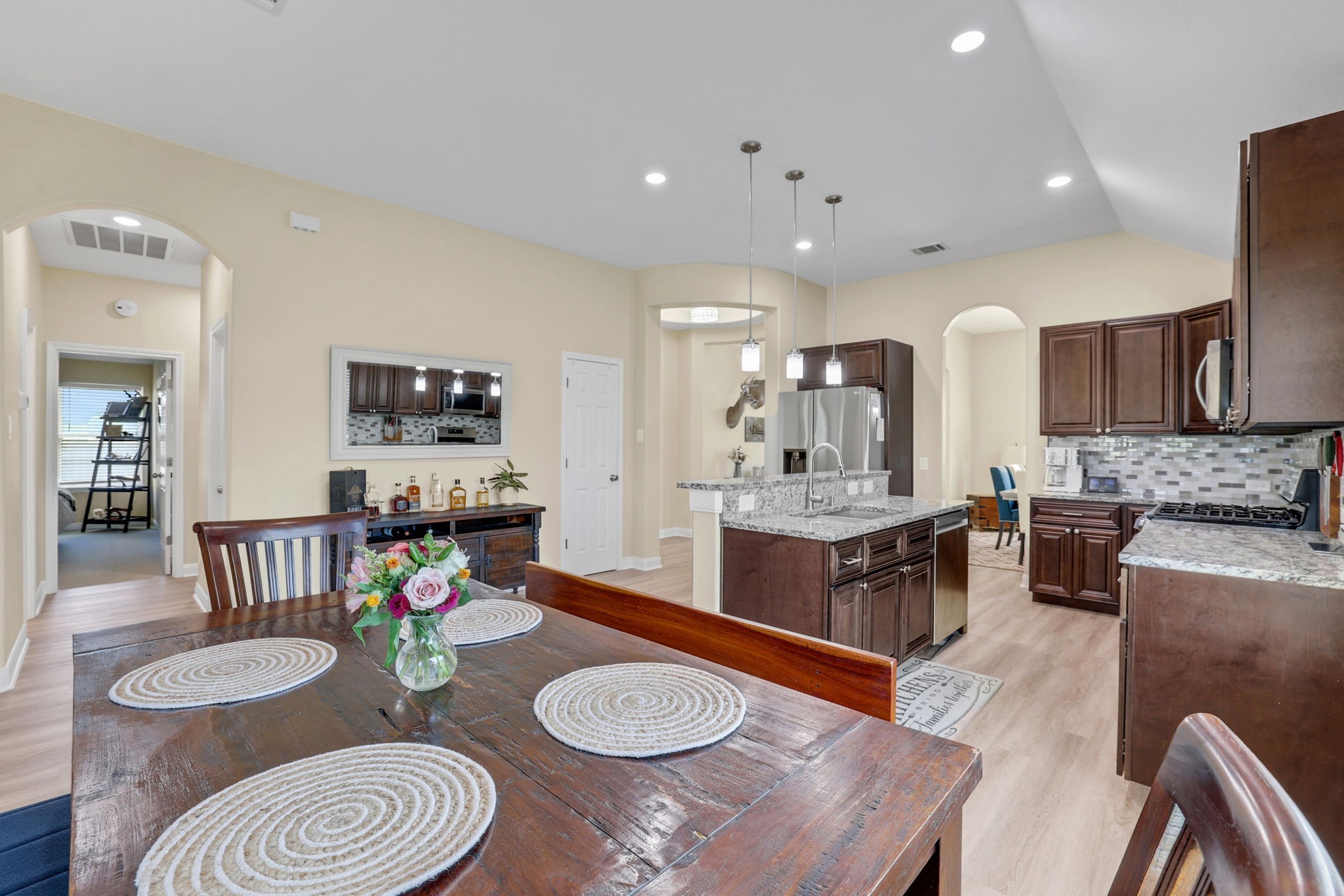 Another view of the breakfast room