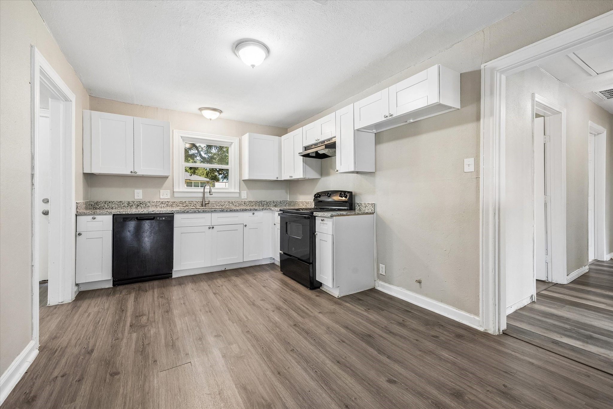 706 15th Street, Hempstead, TX 77445