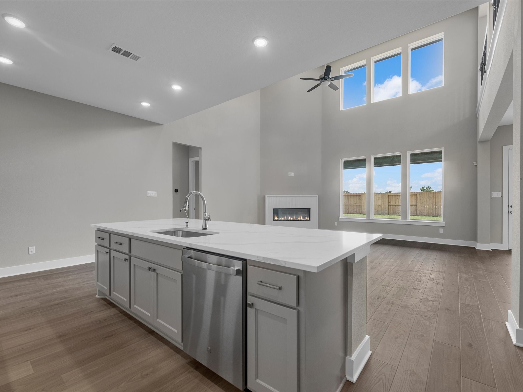 2715 Crown Ridge Drive, Missouri City, TX 77459