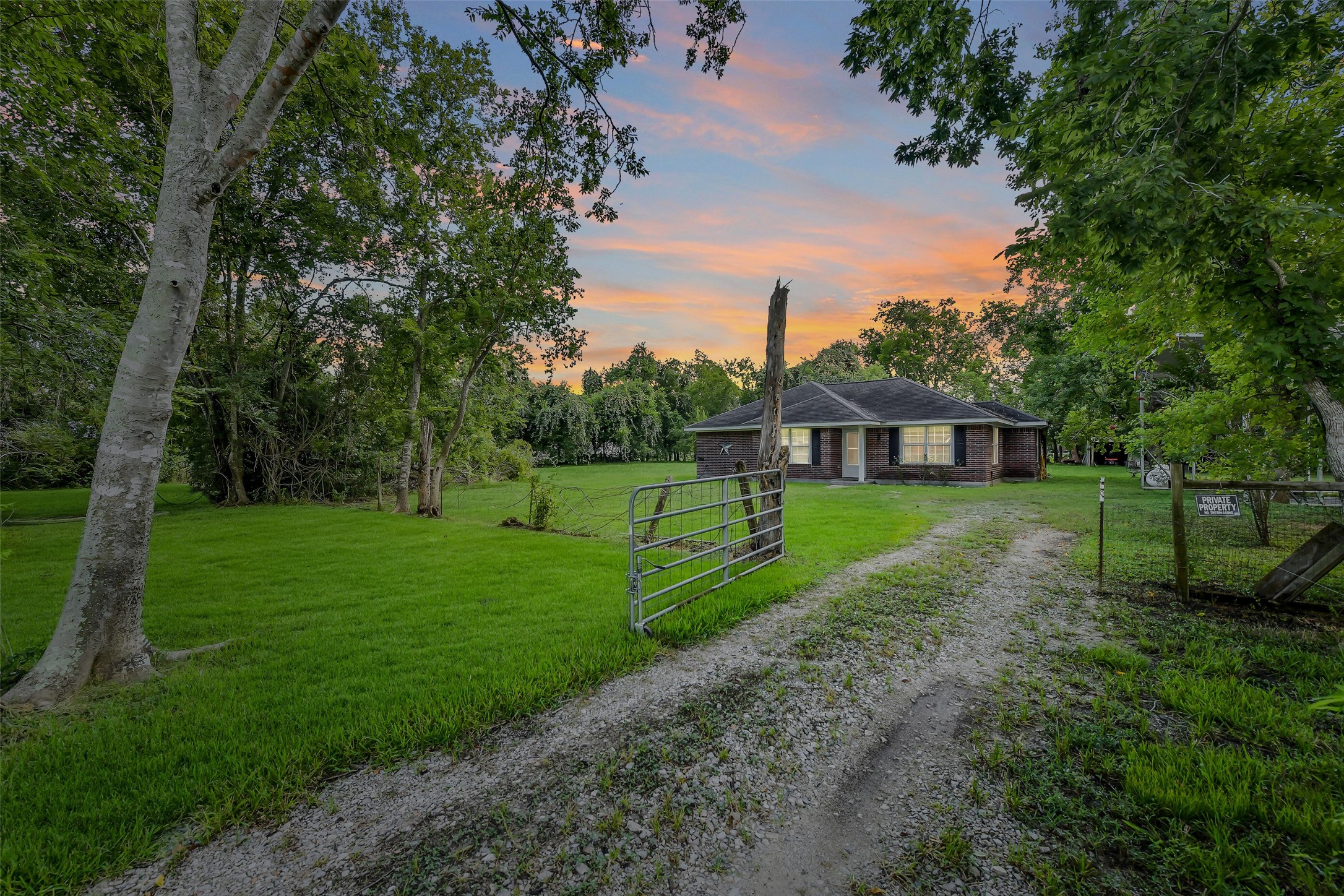 Half of the property is fenced. There are two septic tanks on the plot. Half of the property is fenced. There are two septic tanks on the plot.