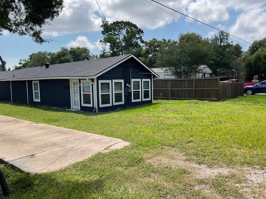 4711 3rd Street, Bacliff, TX 77518