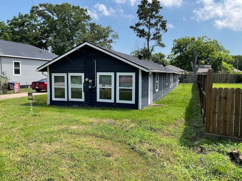4711 3rd Street, Bacliff, TX 77518