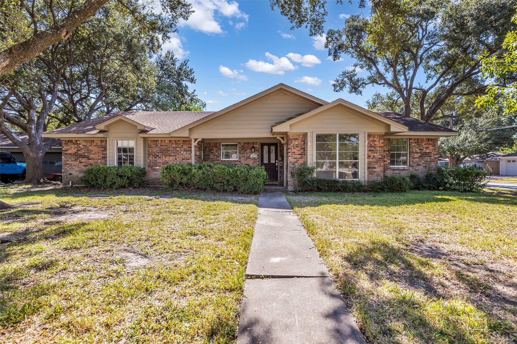 4633 Hummingbird Street, Houston, TX 77035