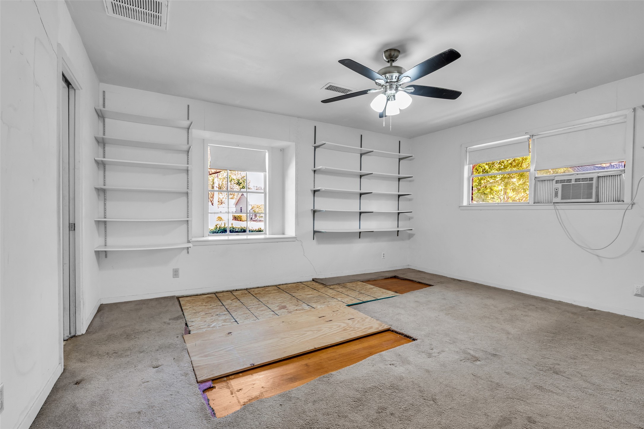 4633 Hummingbird Street, Houston, TX 77035