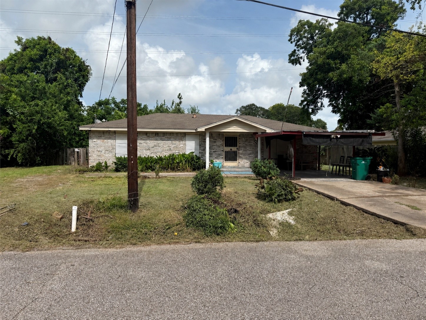 1019 Roosevelt Street, La Marque, TX 77568 1019 Roosevelt Street, La Marque, TX 77568