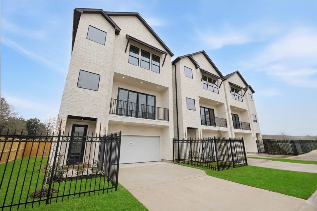 6328 Sidney Street, Houston, TX 77021 6328 Sidney Street, Houston, TX 77021