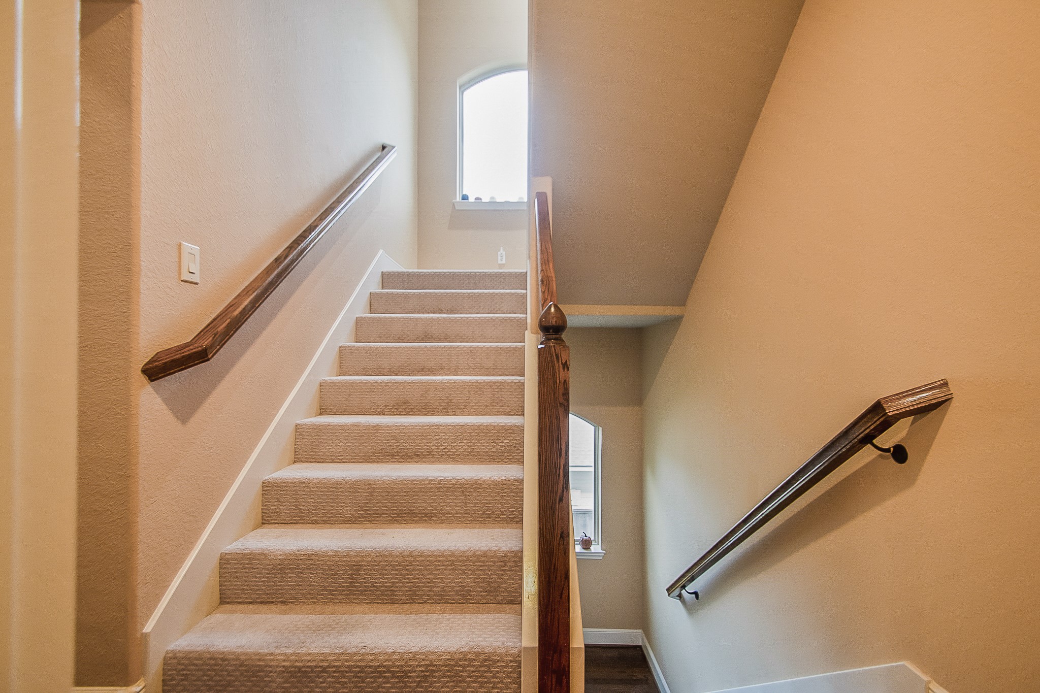 16 Laurelwood Drive, Pasadena, TX 77058