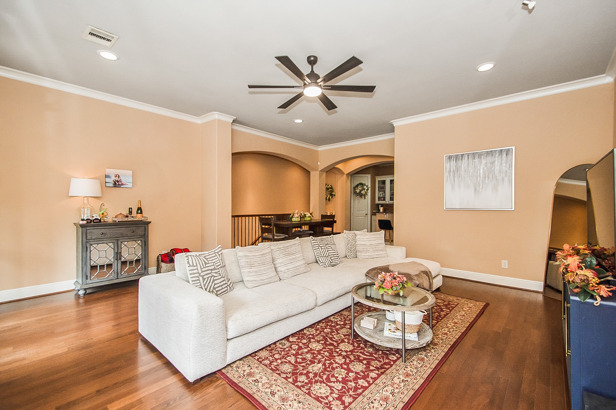 16 Laurelwood Drive, Pasadena, TX 77058