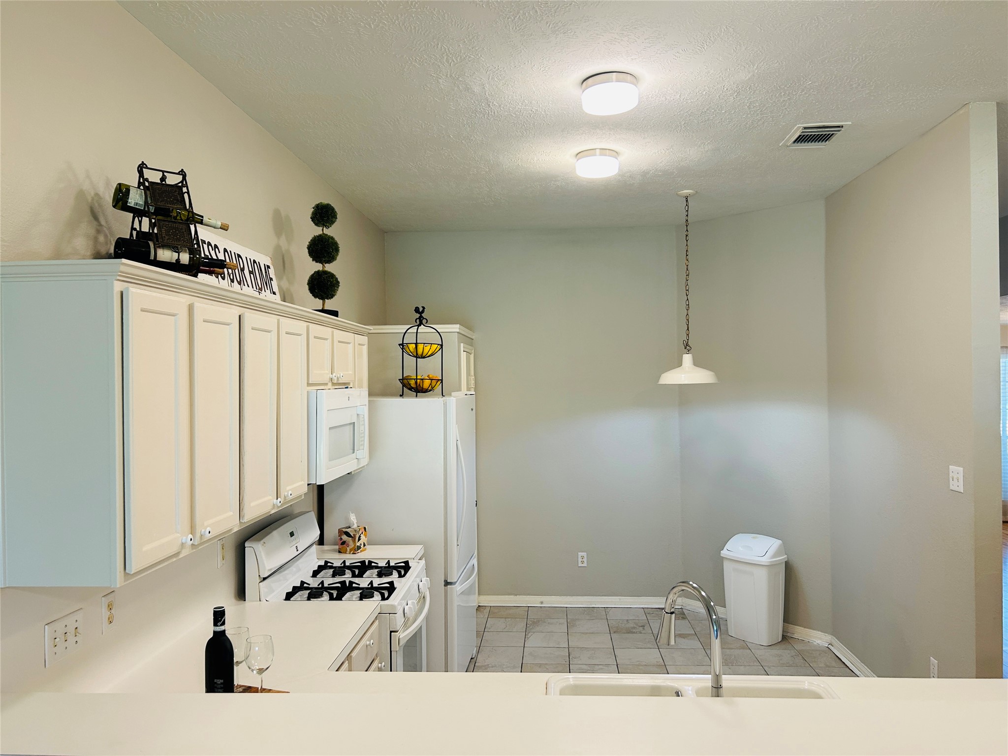 1404 Helmsley Drive, Rosenberg, TX 77471