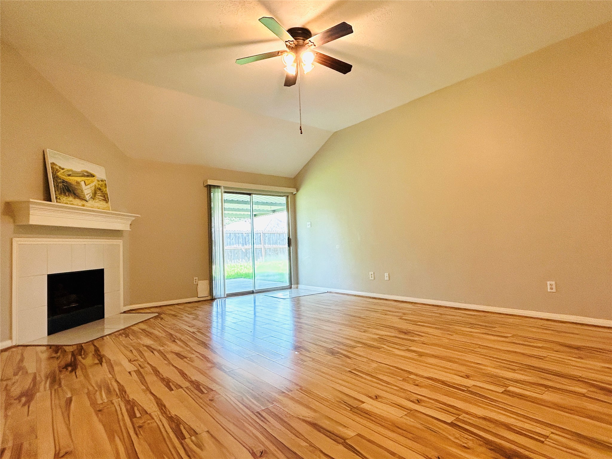 1404 Helmsley Drive, Rosenberg, TX 77471