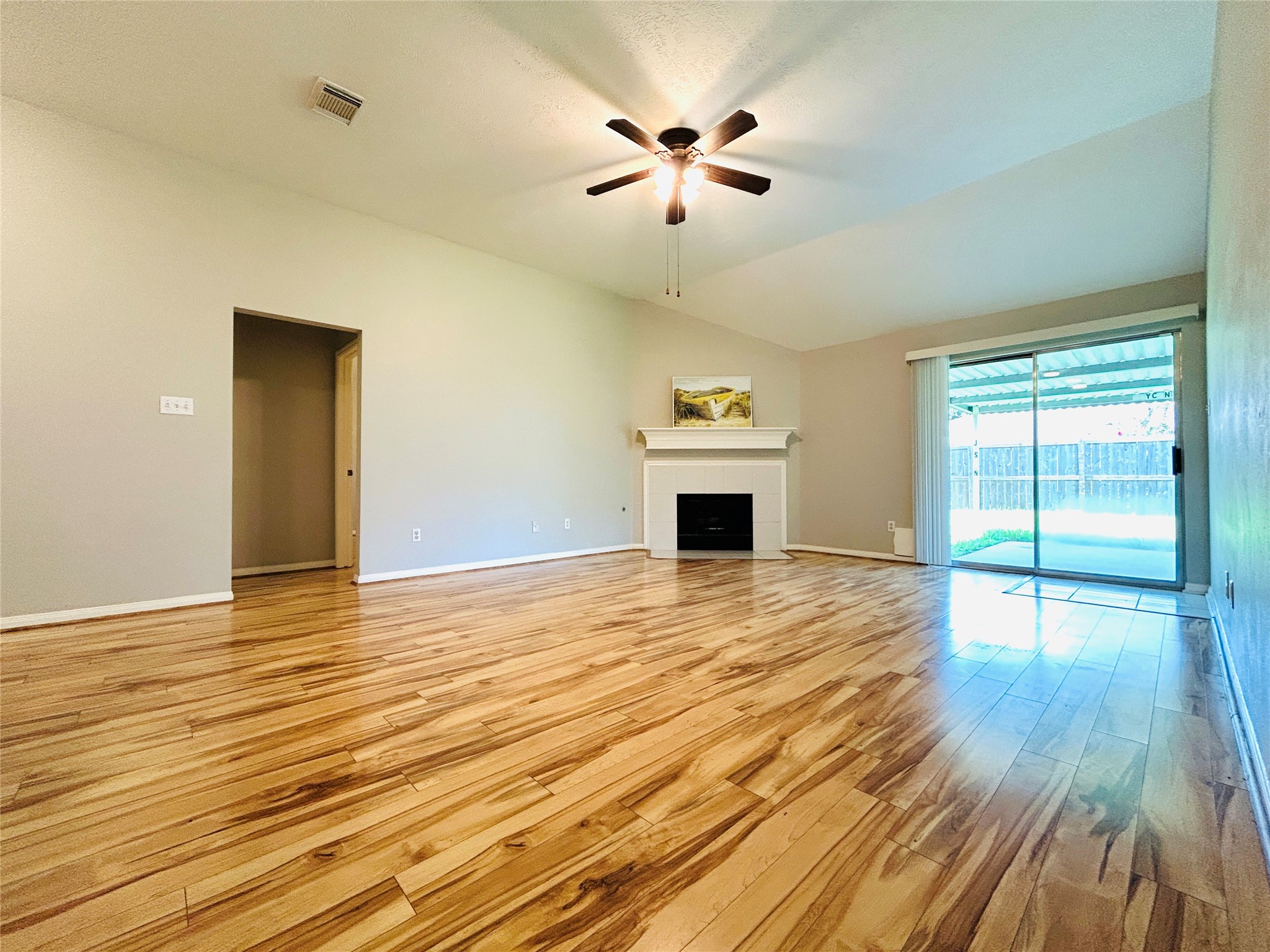 1404 Helmsley Drive, Rosenberg, TX 77471