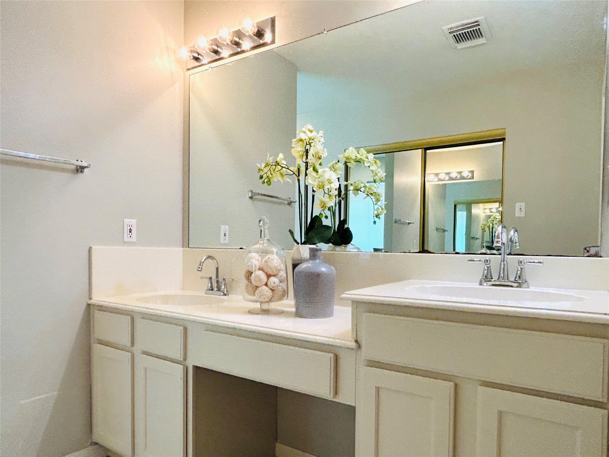 1404 Helmsley Drive, Rosenberg, TX 77471