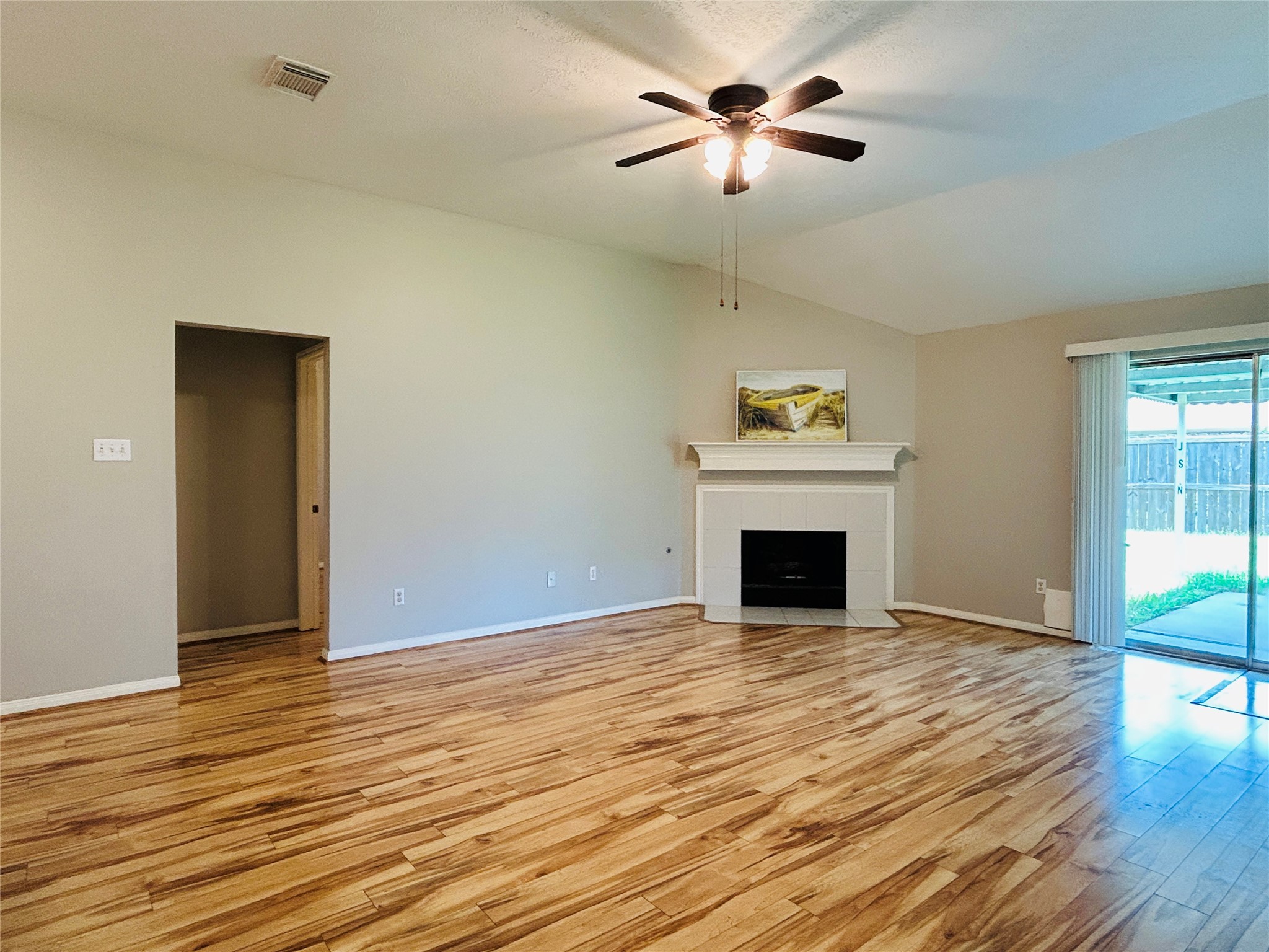 1404 Helmsley Drive, Rosenberg, TX 77471