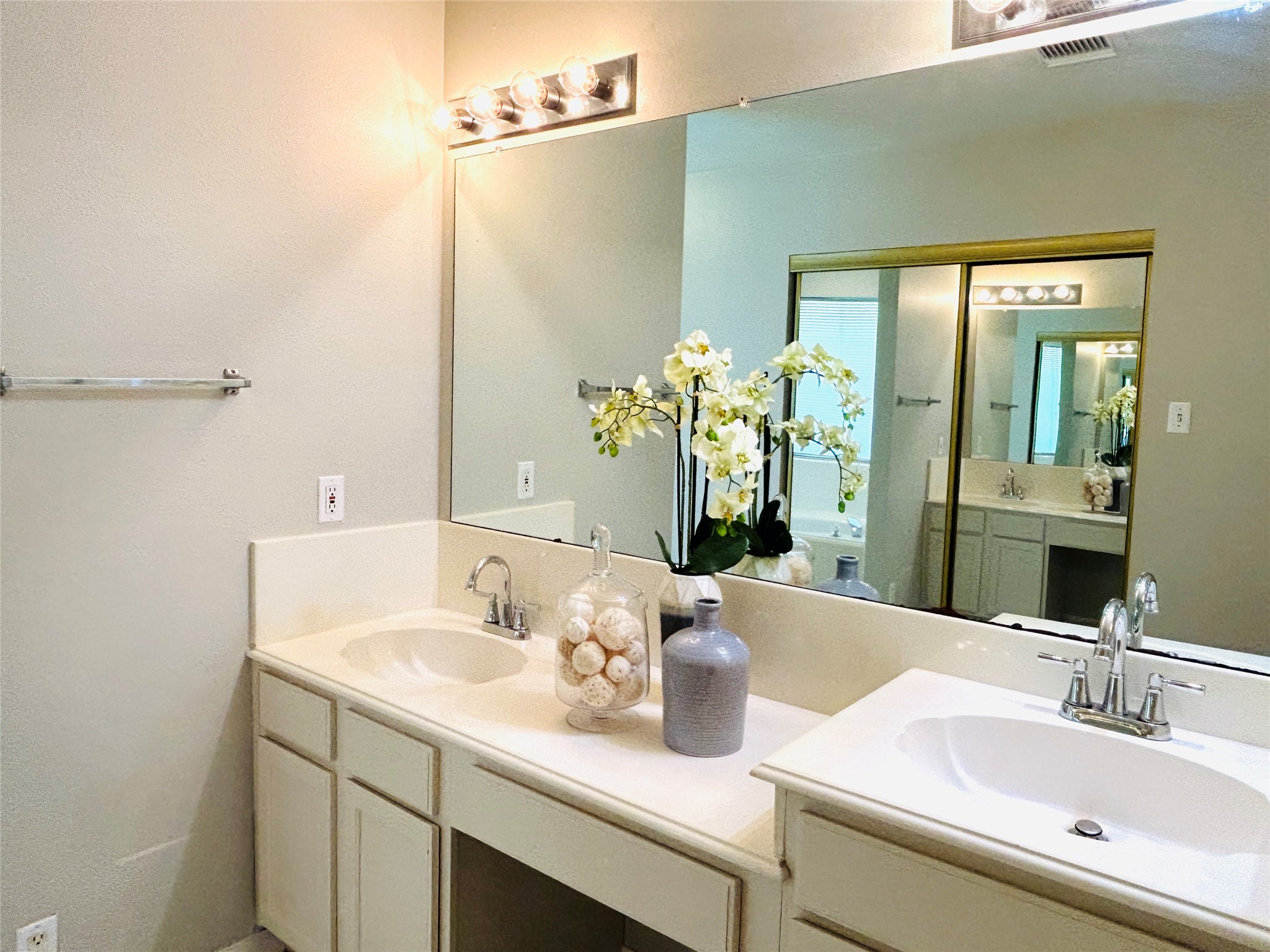 1404 Helmsley Drive, Rosenberg, TX 77471